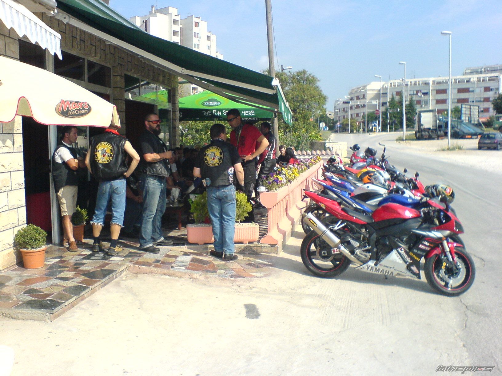 Photo 1551363