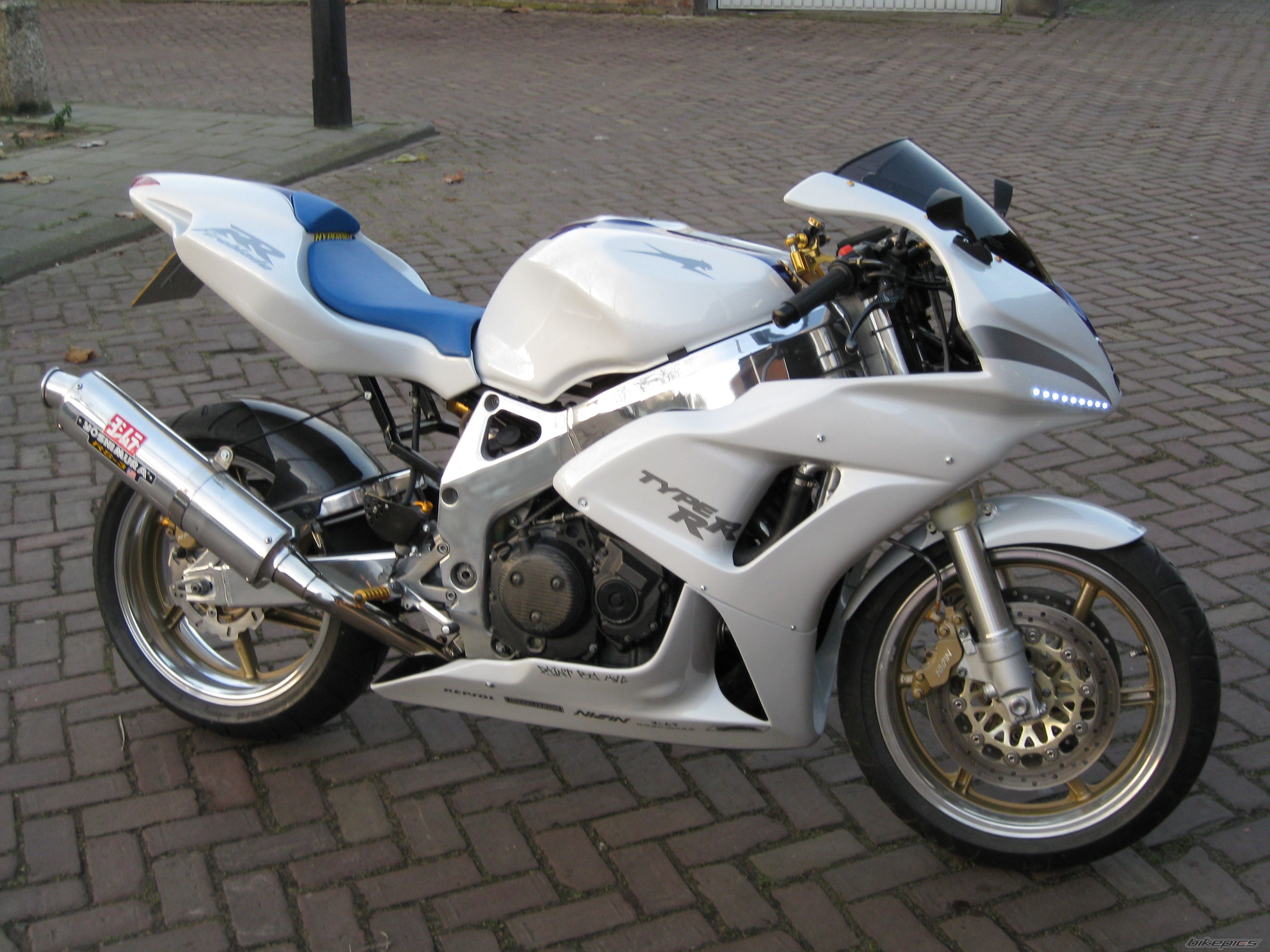 Photo 1551573