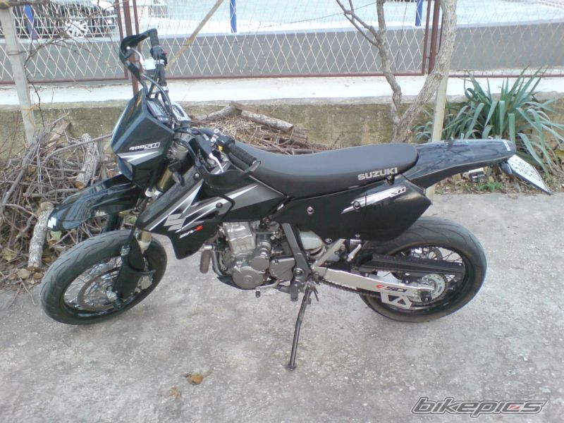 Photo 1551598