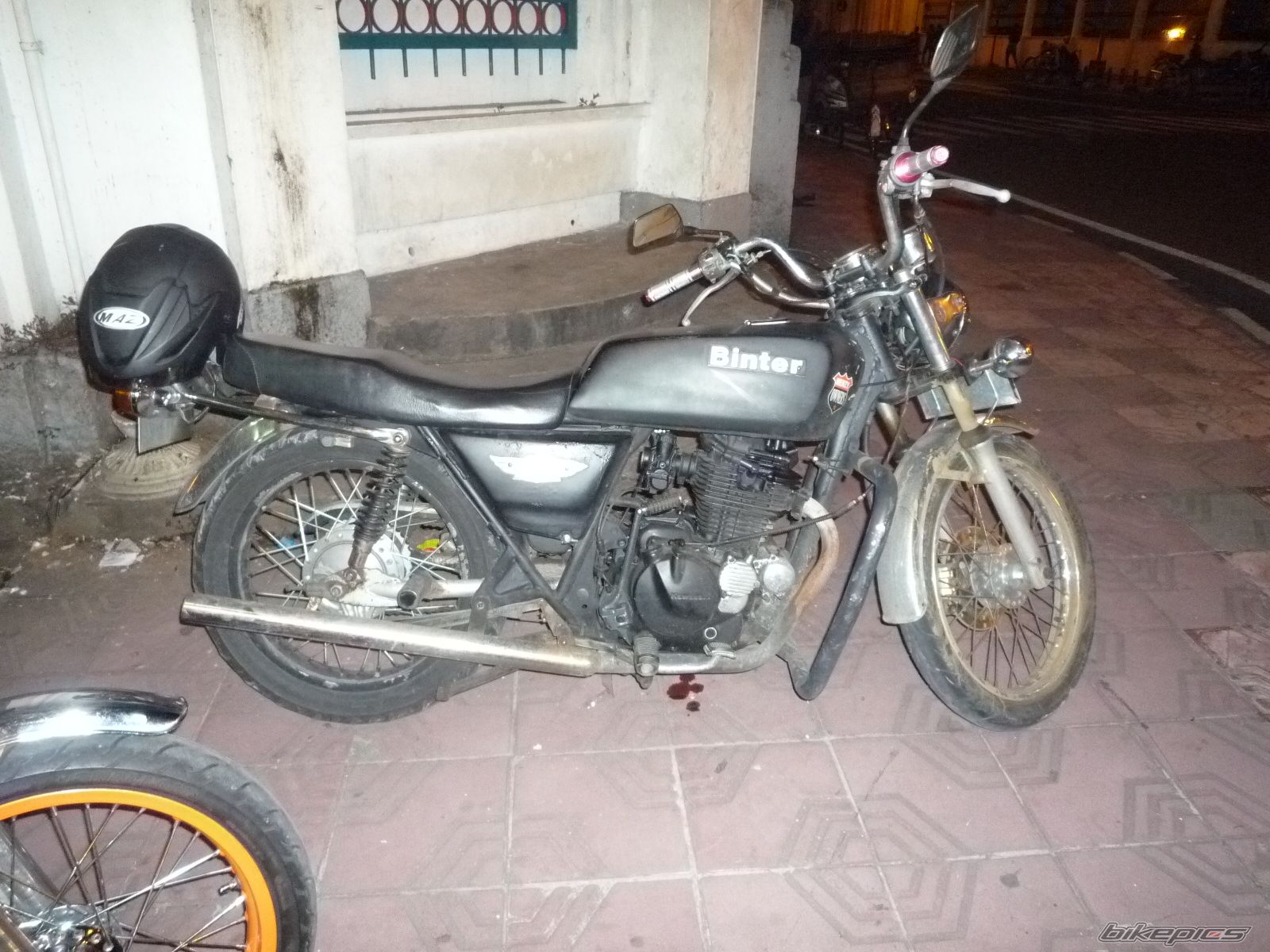 Photo 1551951