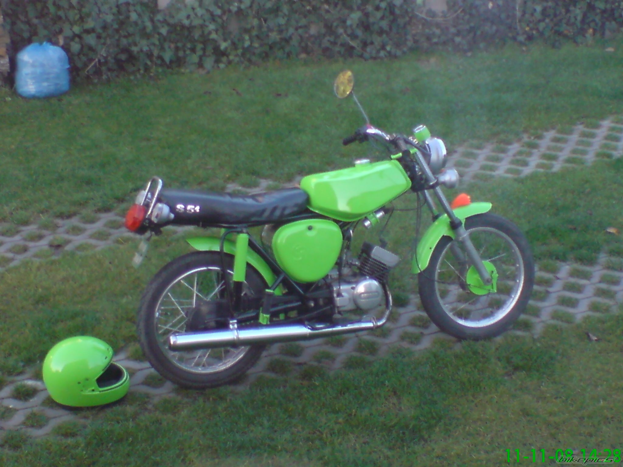 Photo 1552473