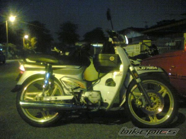 Photo 1553958