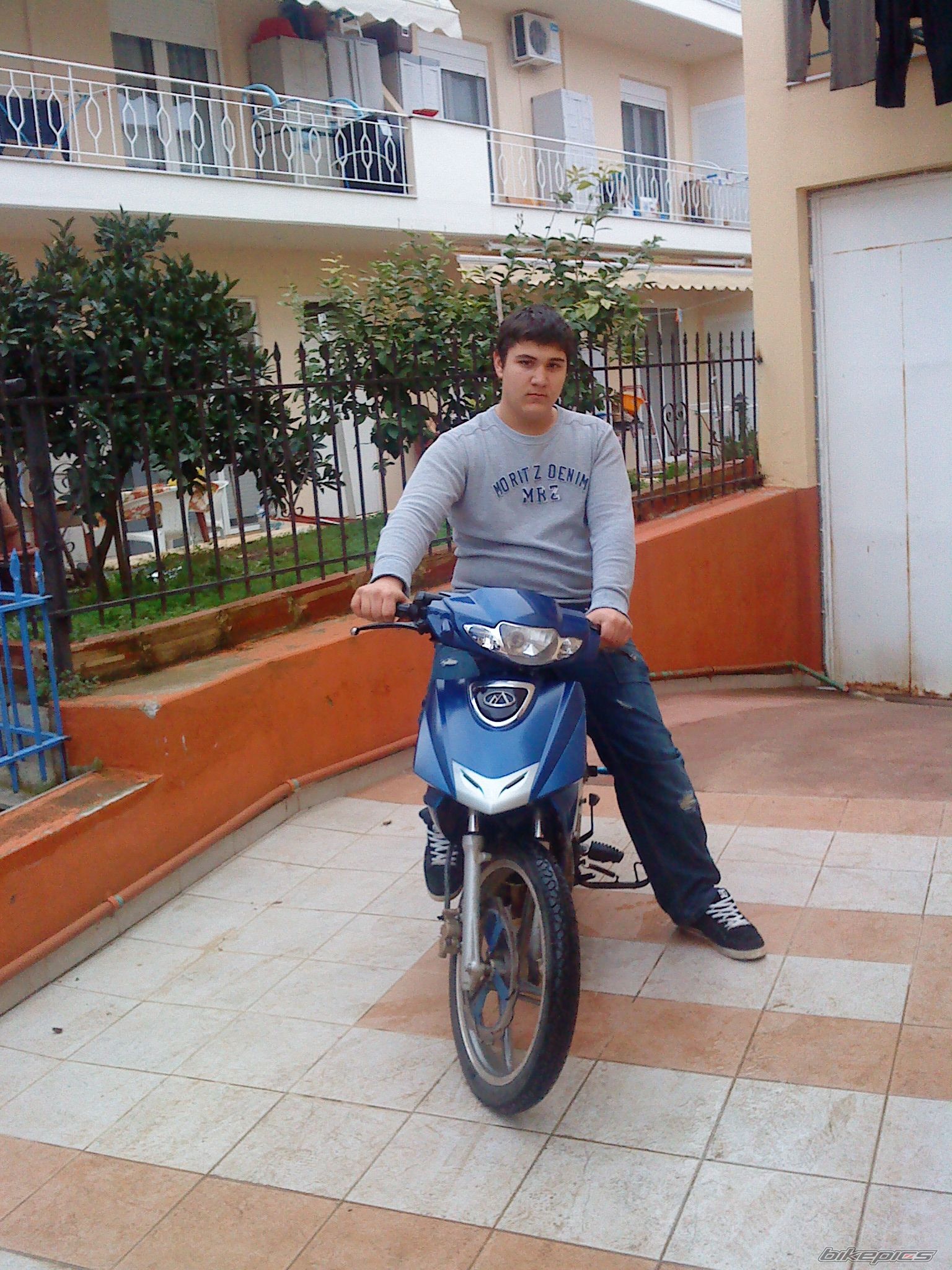 Photo 1556298
