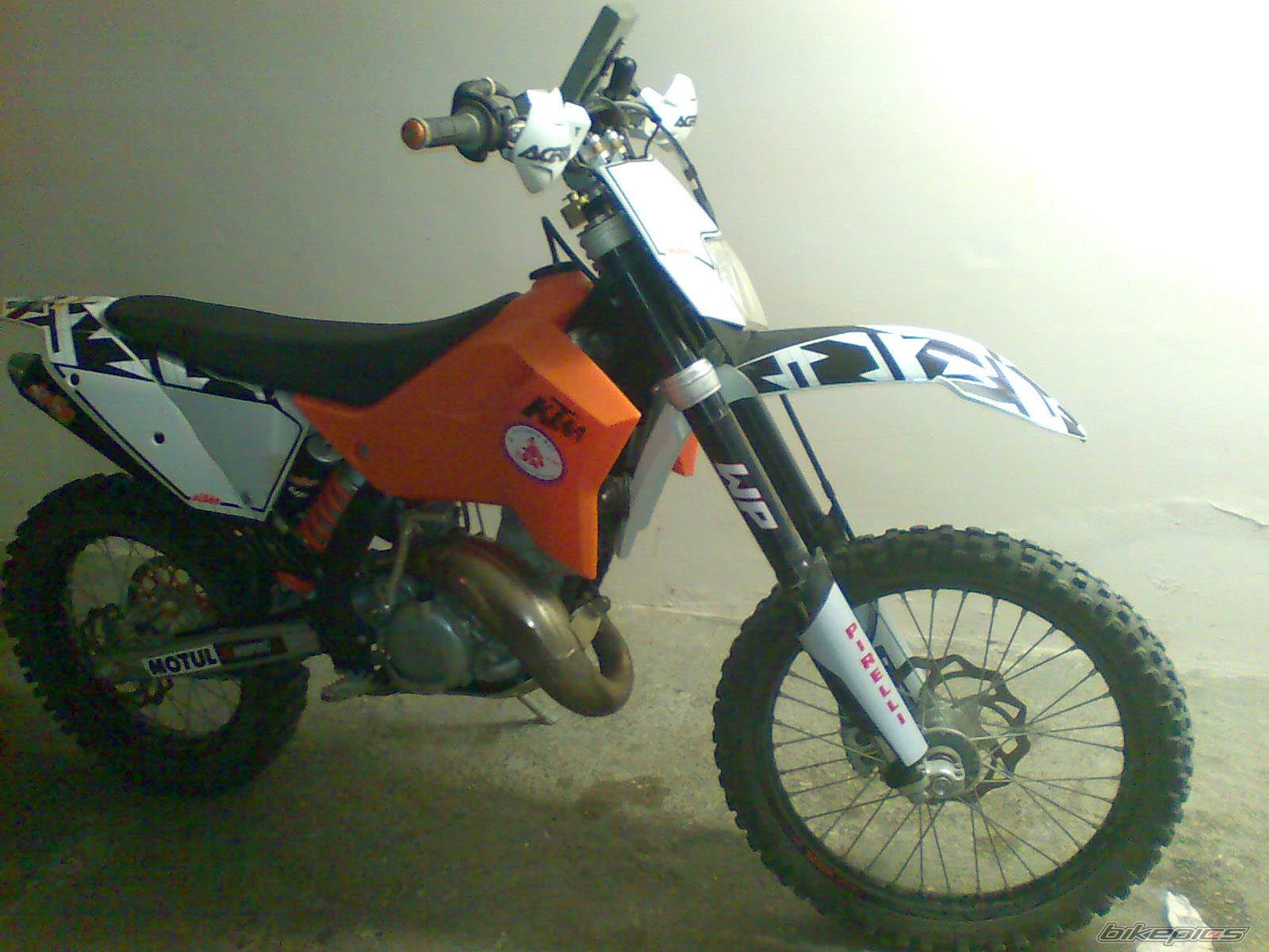 Photo 1556449