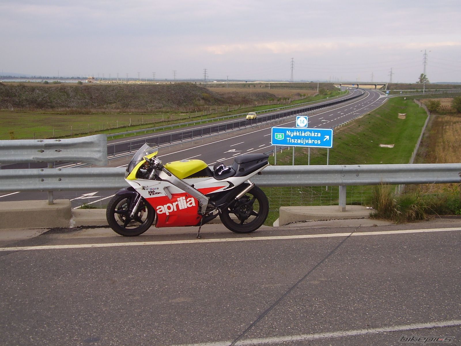 Photo 1557543