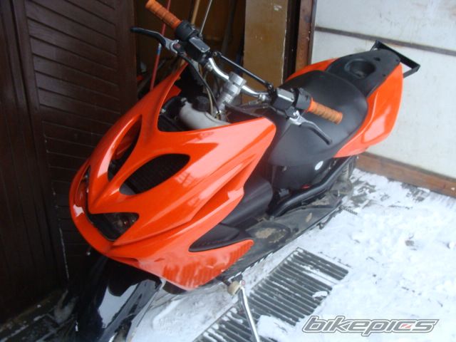 Photo 1557683