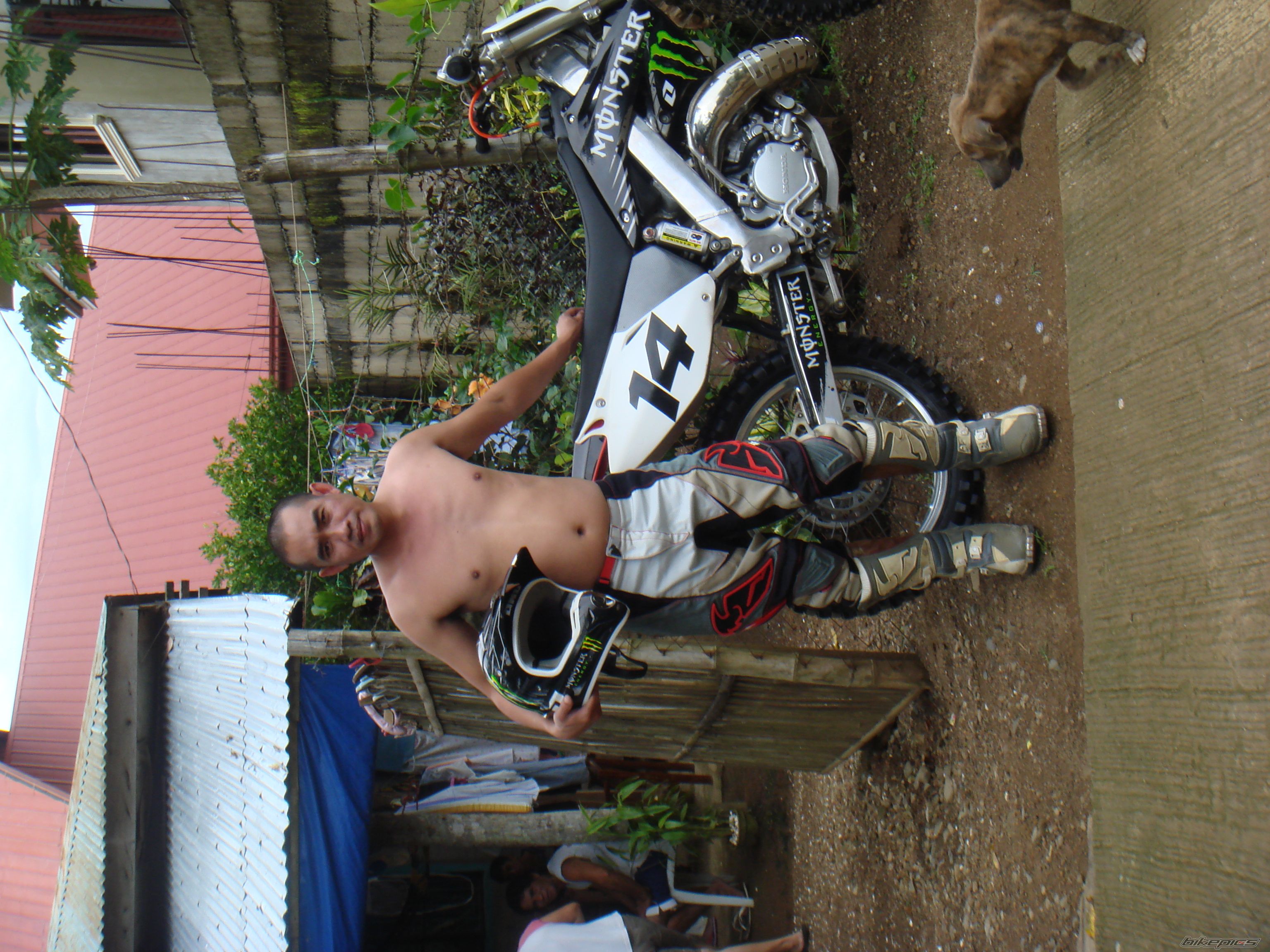 Photo 1557878