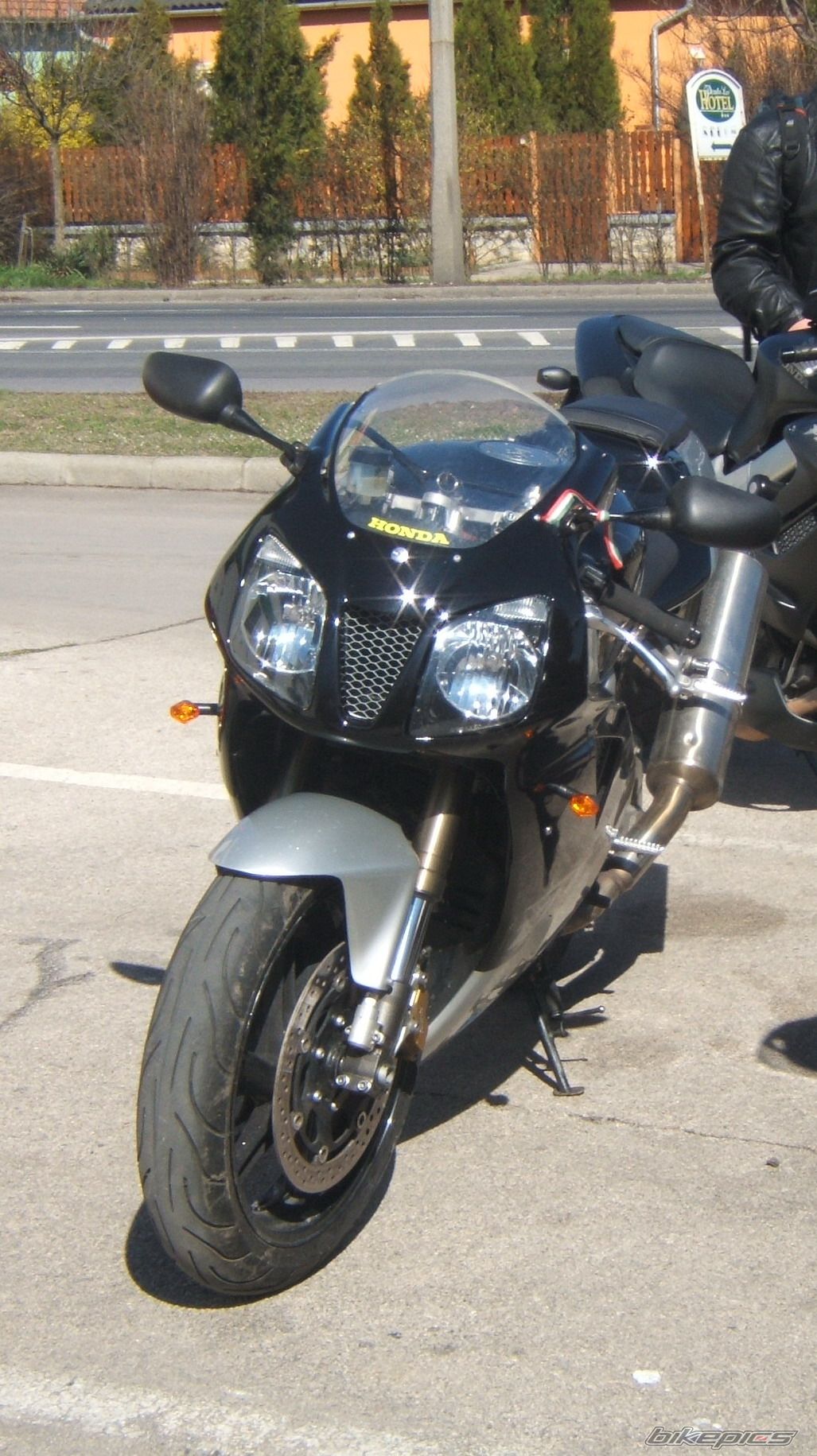 Photo 1558153