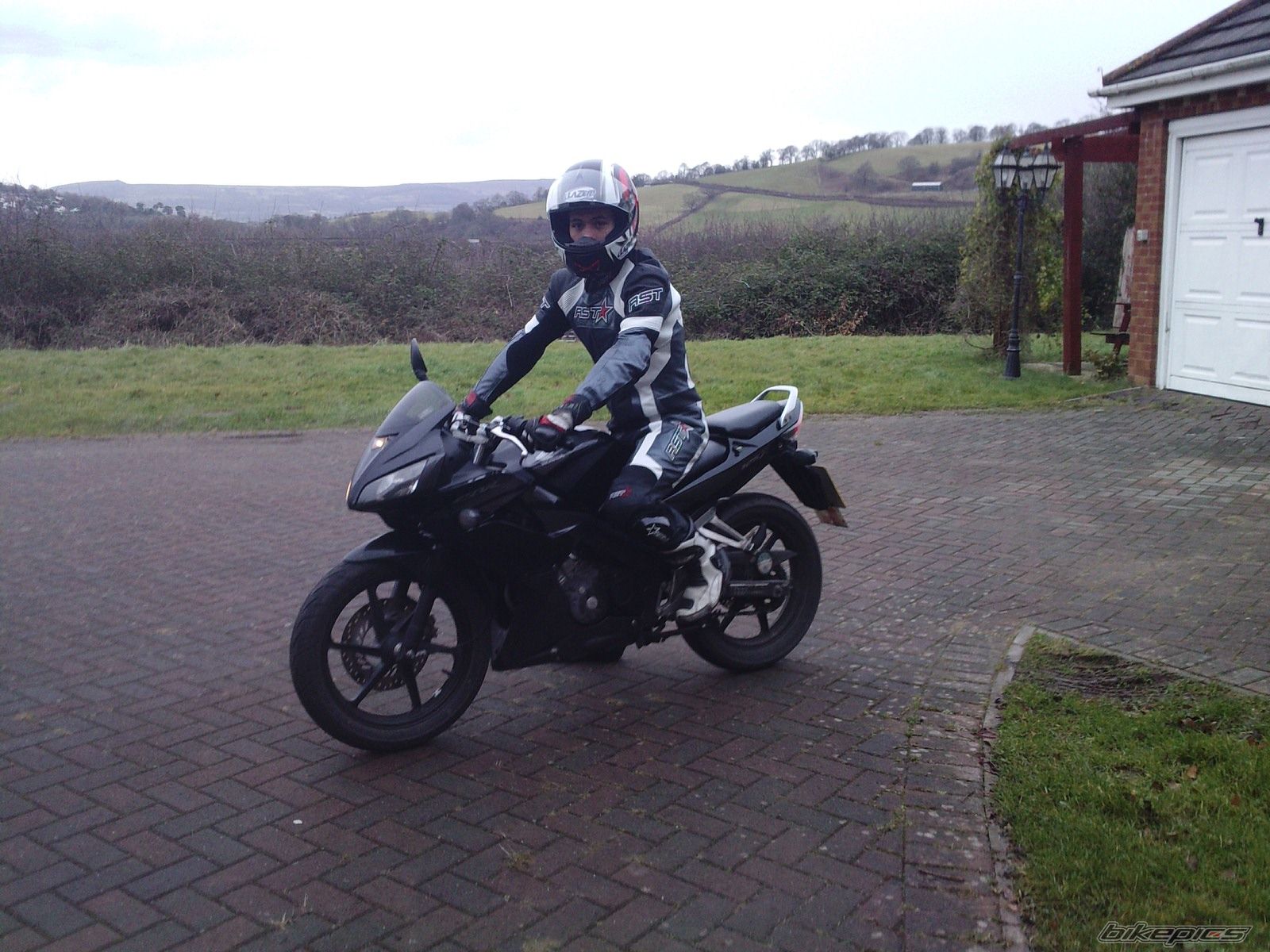 Bike Photo 1558772
