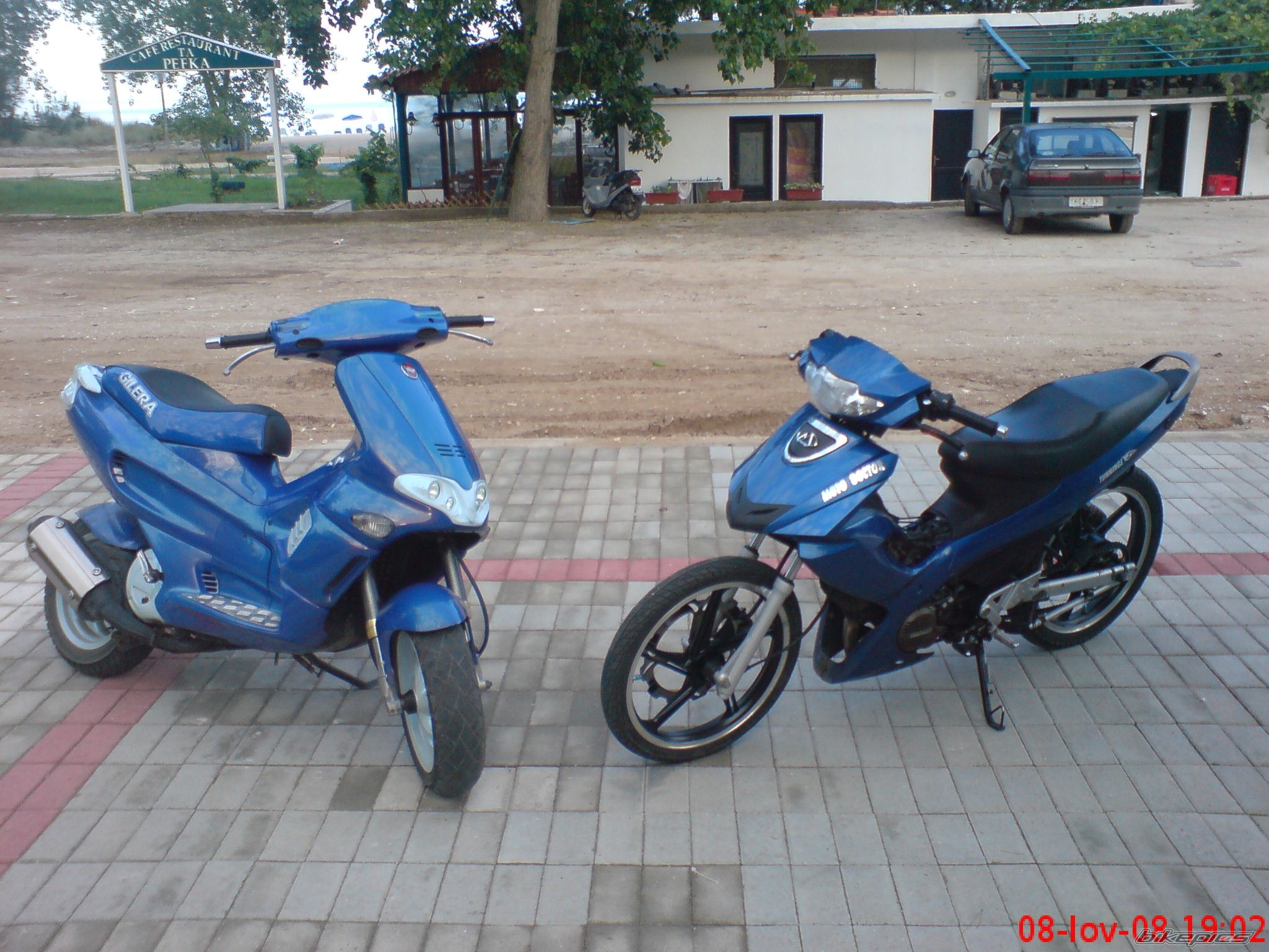 Photo 1560755