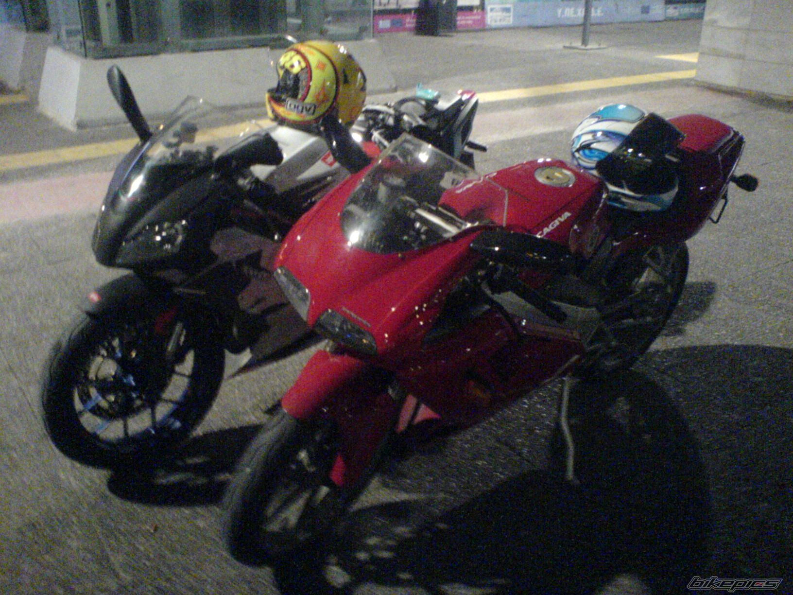 Photo 1560857