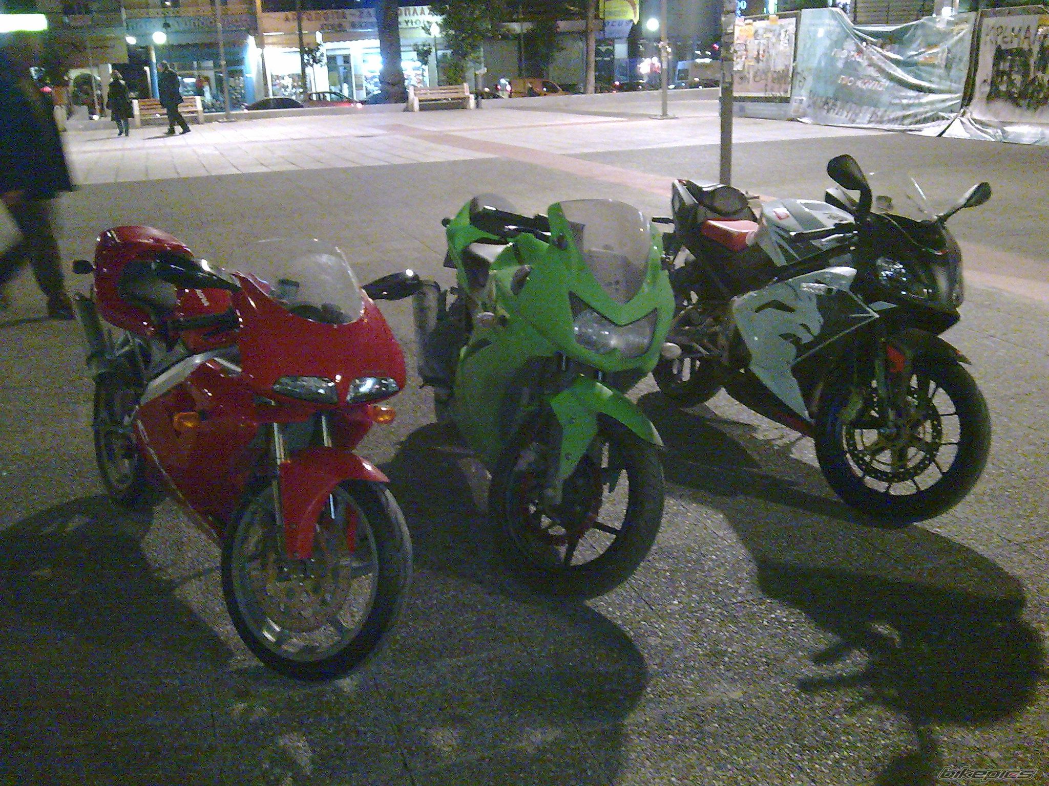 Photo 1560861