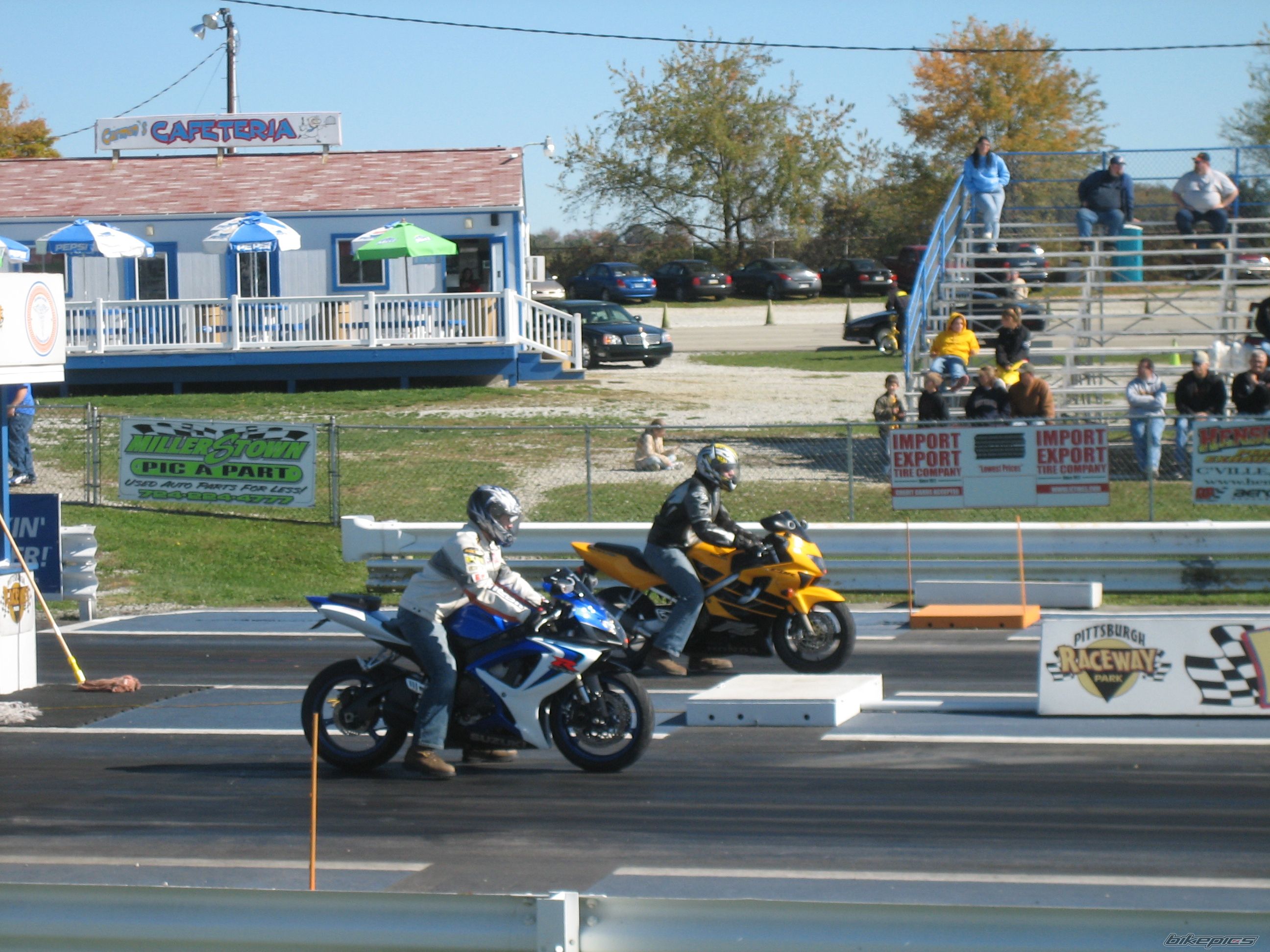 Photo 1560884