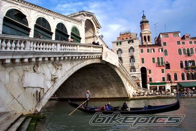Photo 1561197