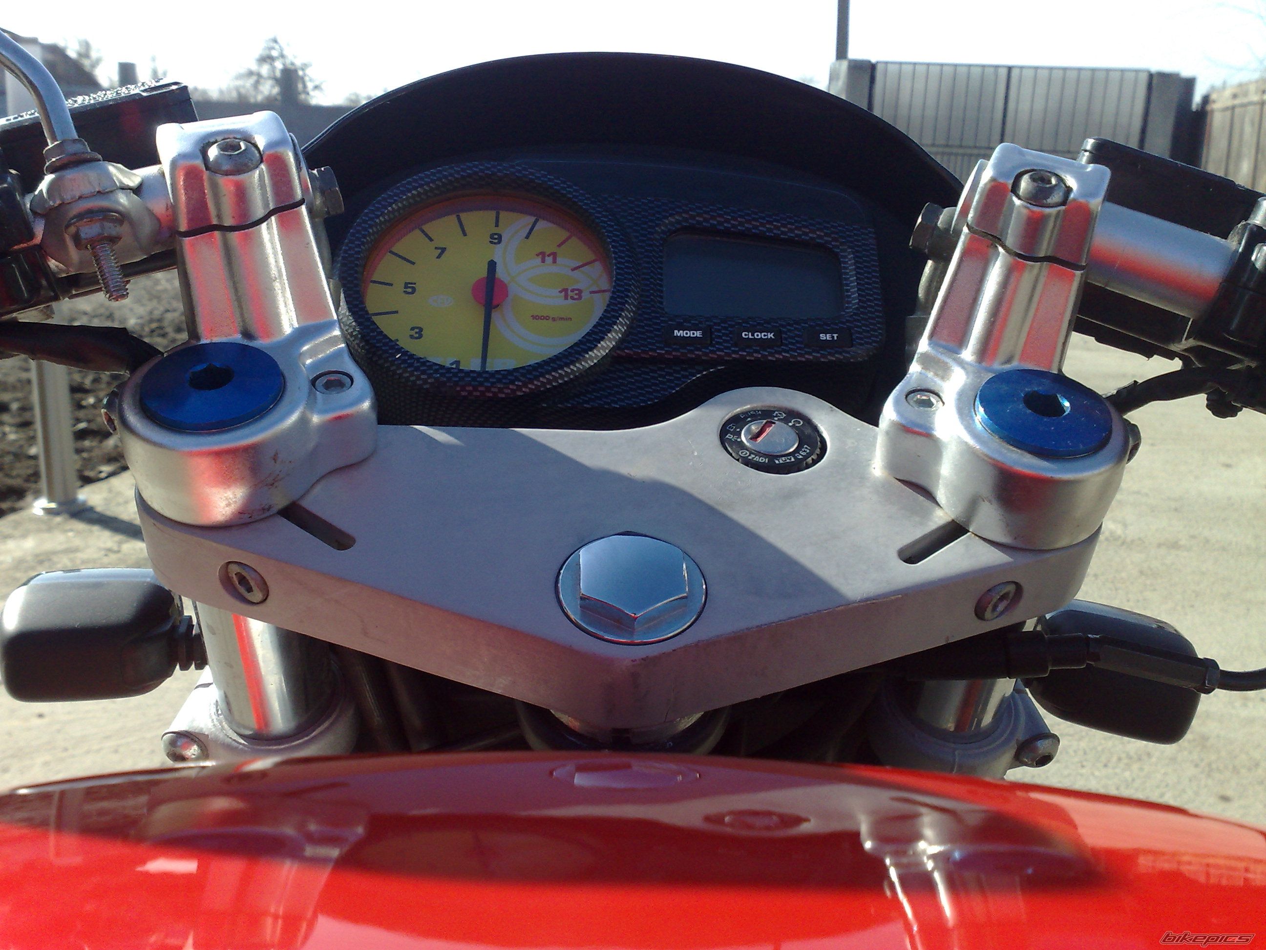 Photo 1561242