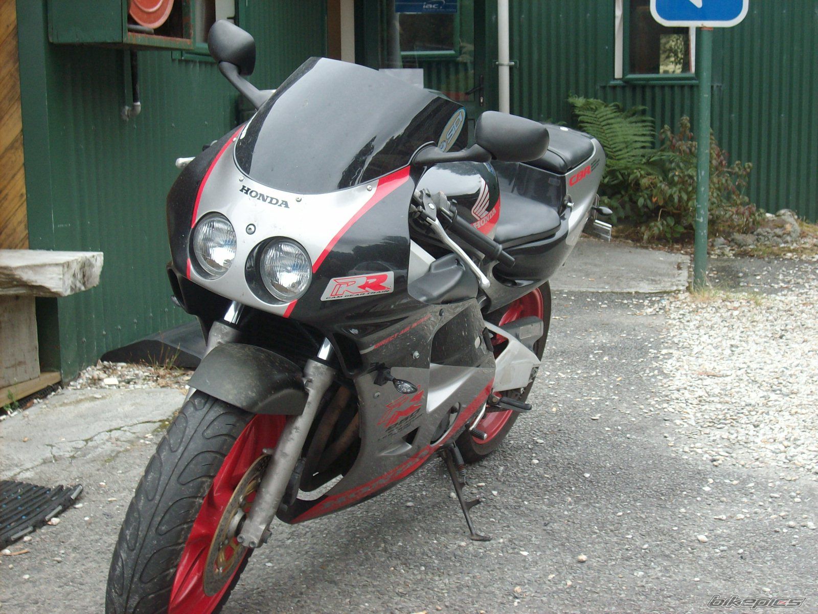 Photo 1561864