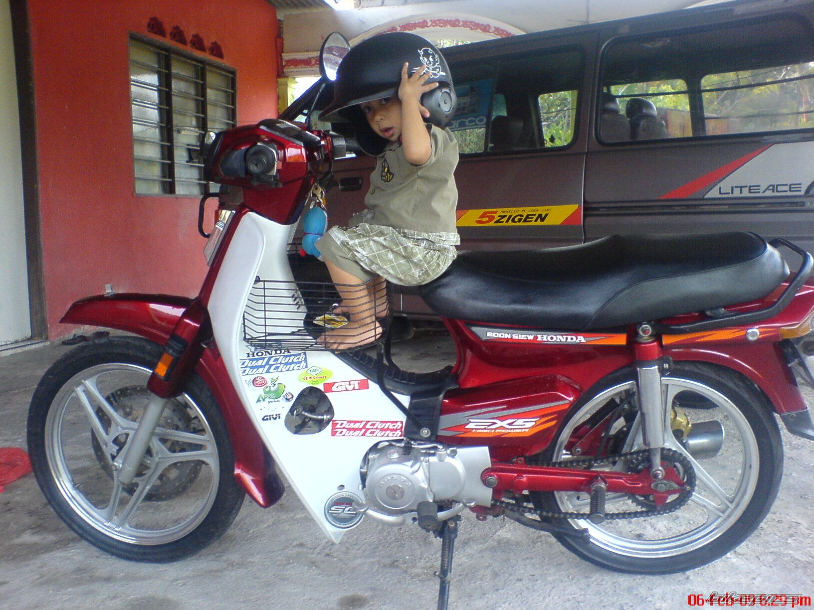 Photo 1562289