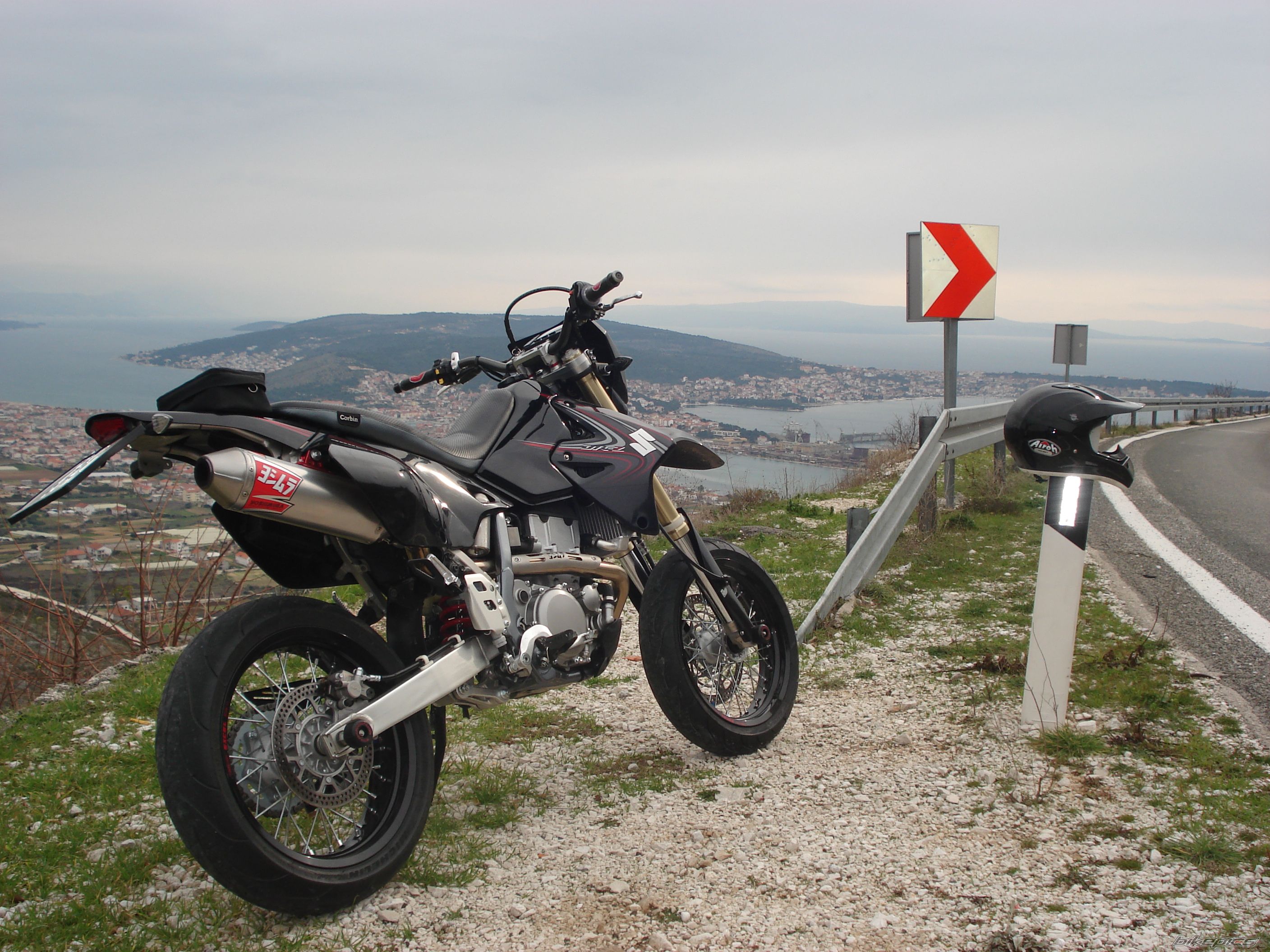 Photo 1562691