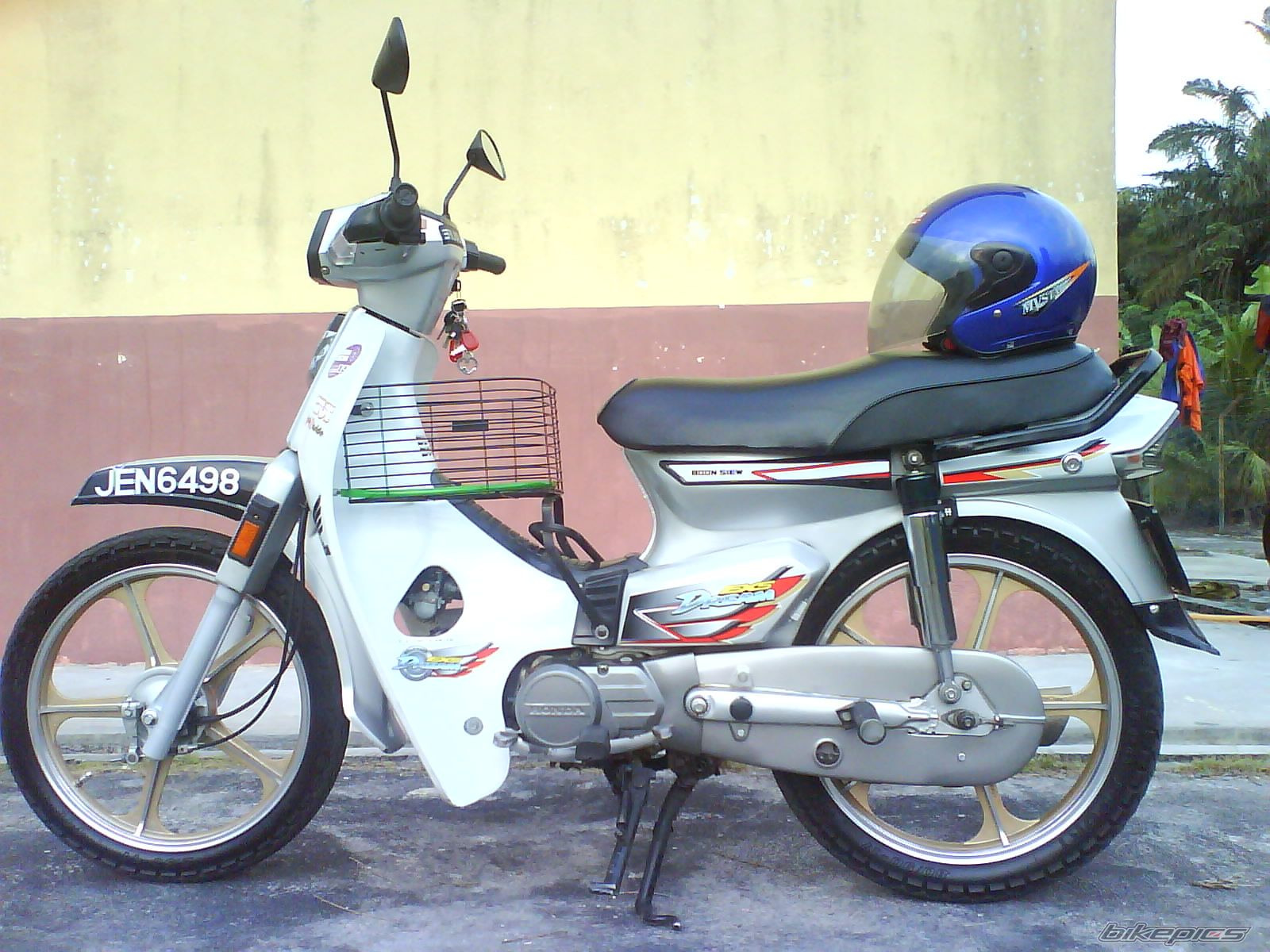 Photo 1562811