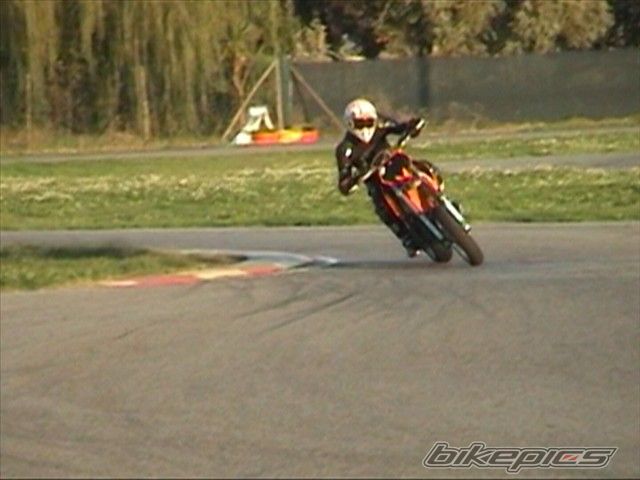Photo 1562977