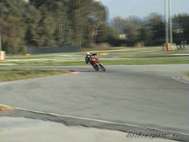 Photo 1562982