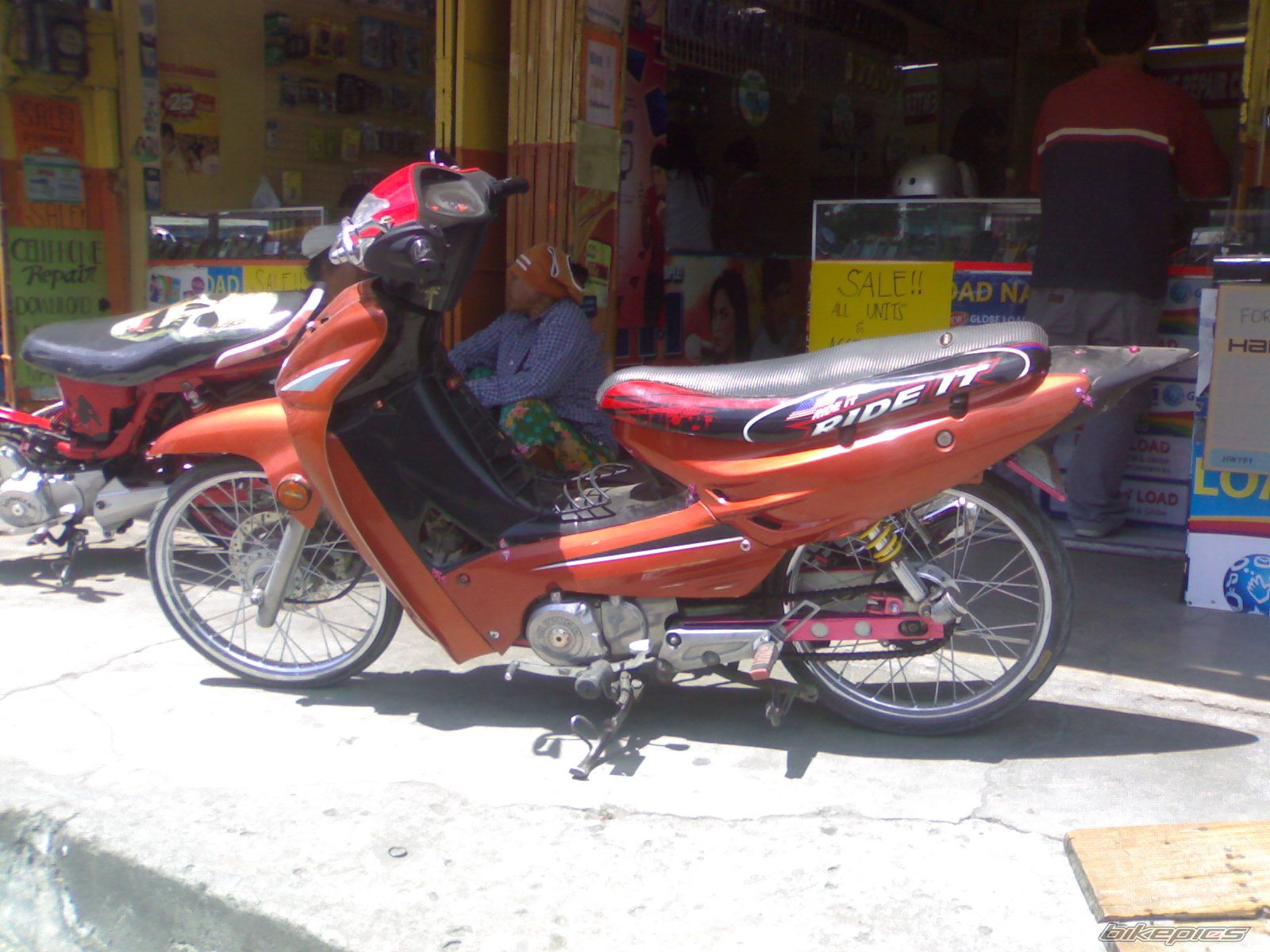 Photo 1563068
