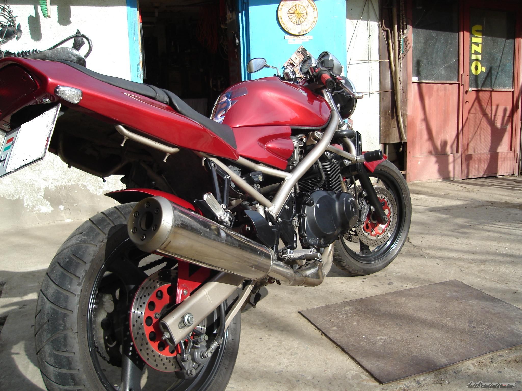 Photo 1563754