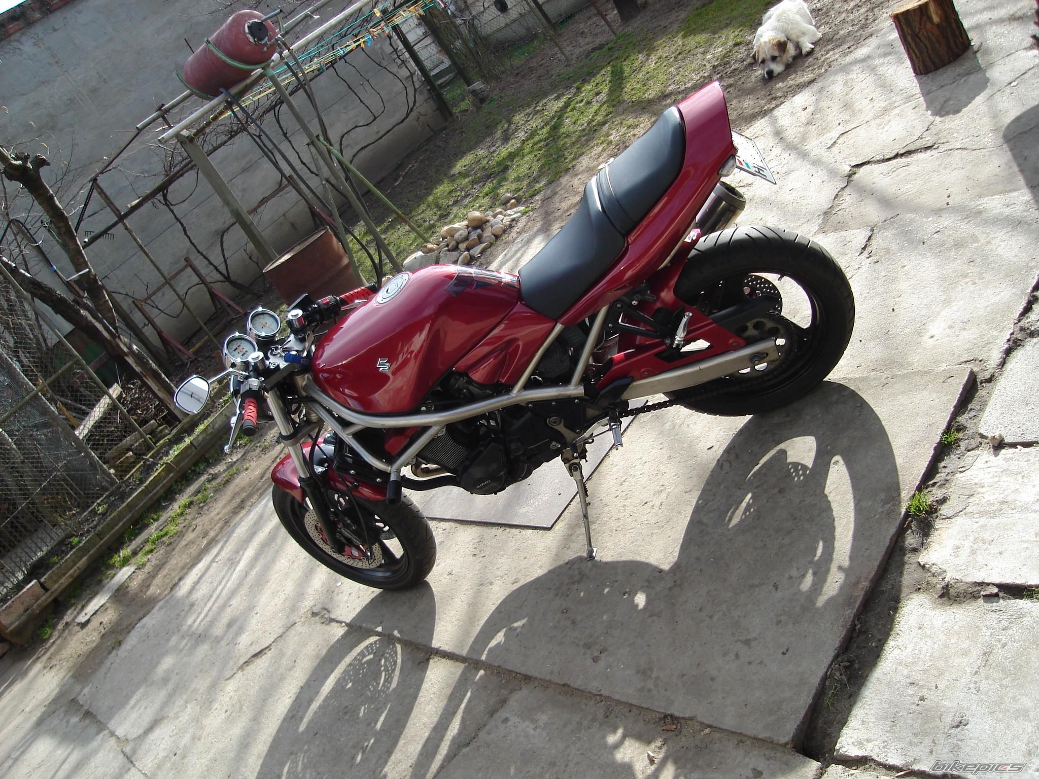 Photo 1563763