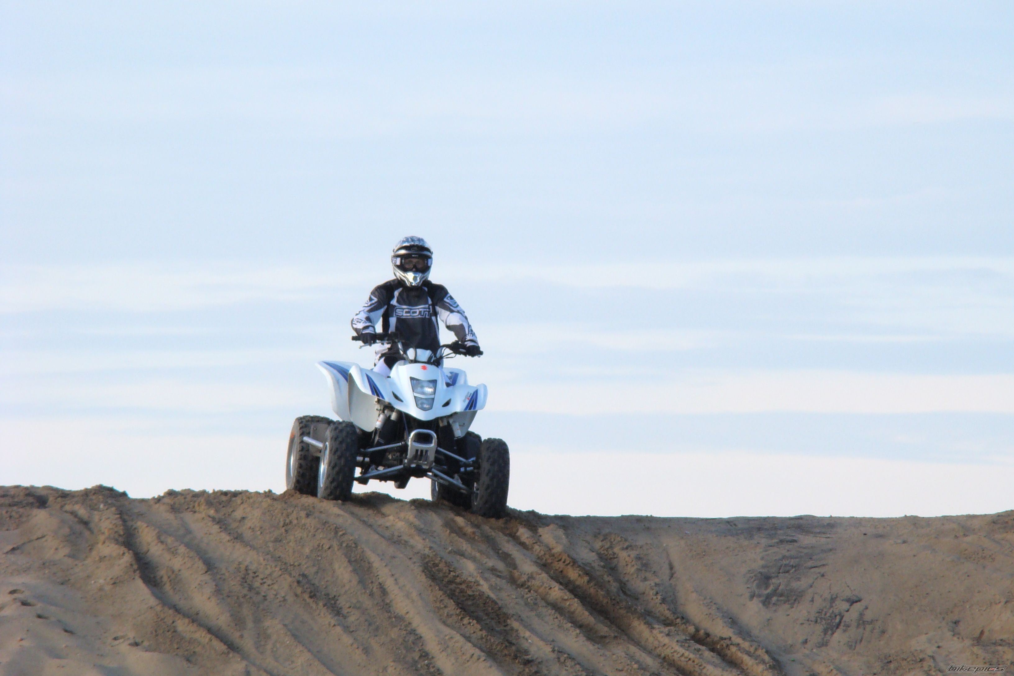 Photo 1563987