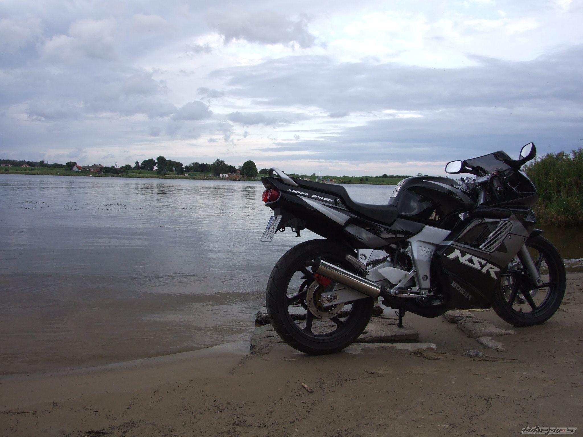 Bike Photo 1563990