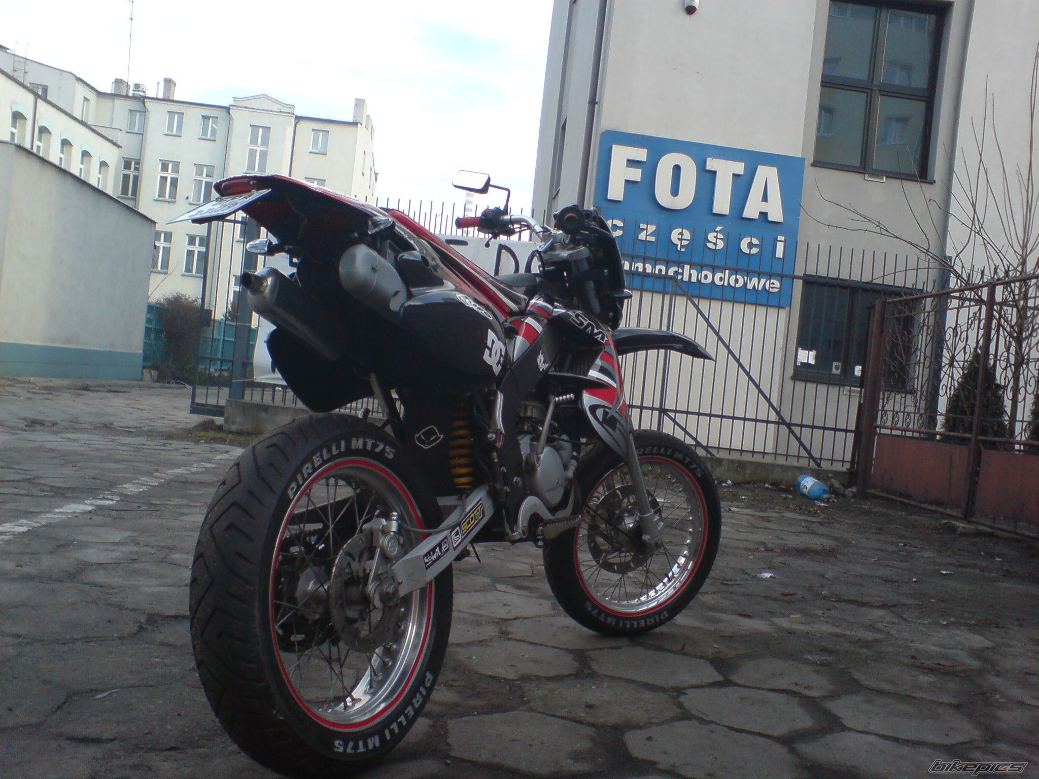Photo 1564979