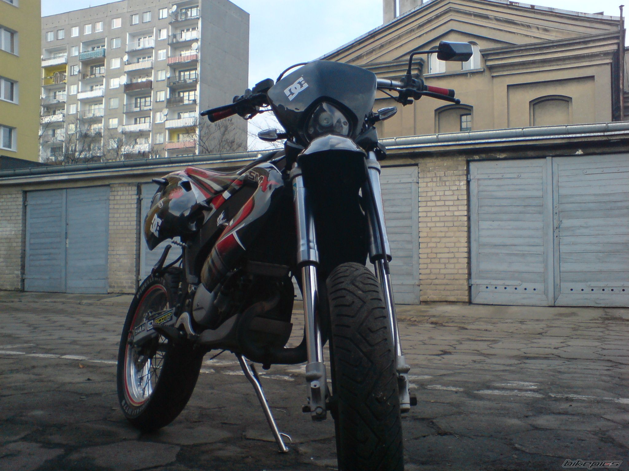 Photo 1564989
