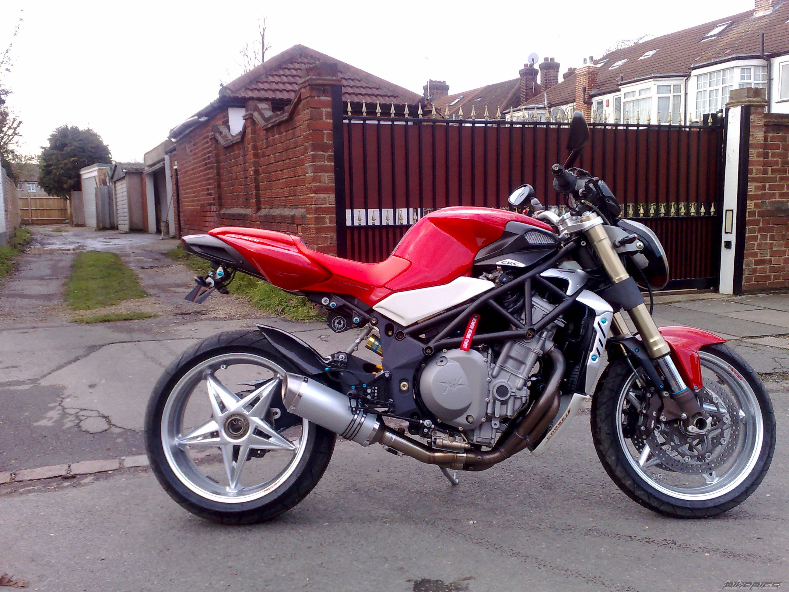 Photo 1568216