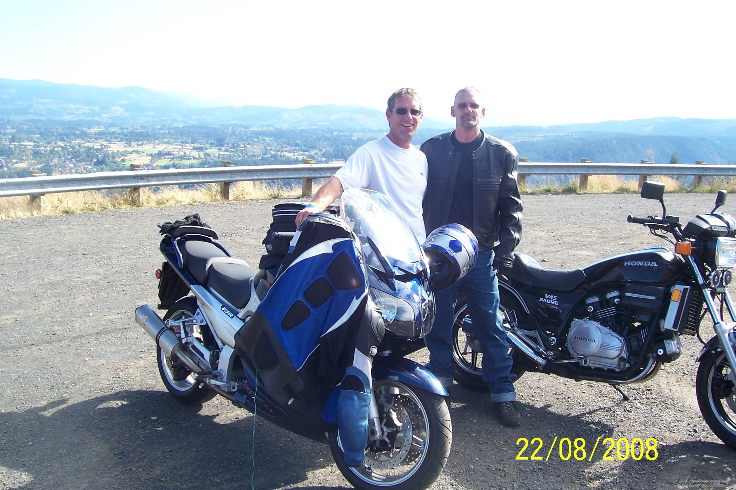 Photo 1568859
