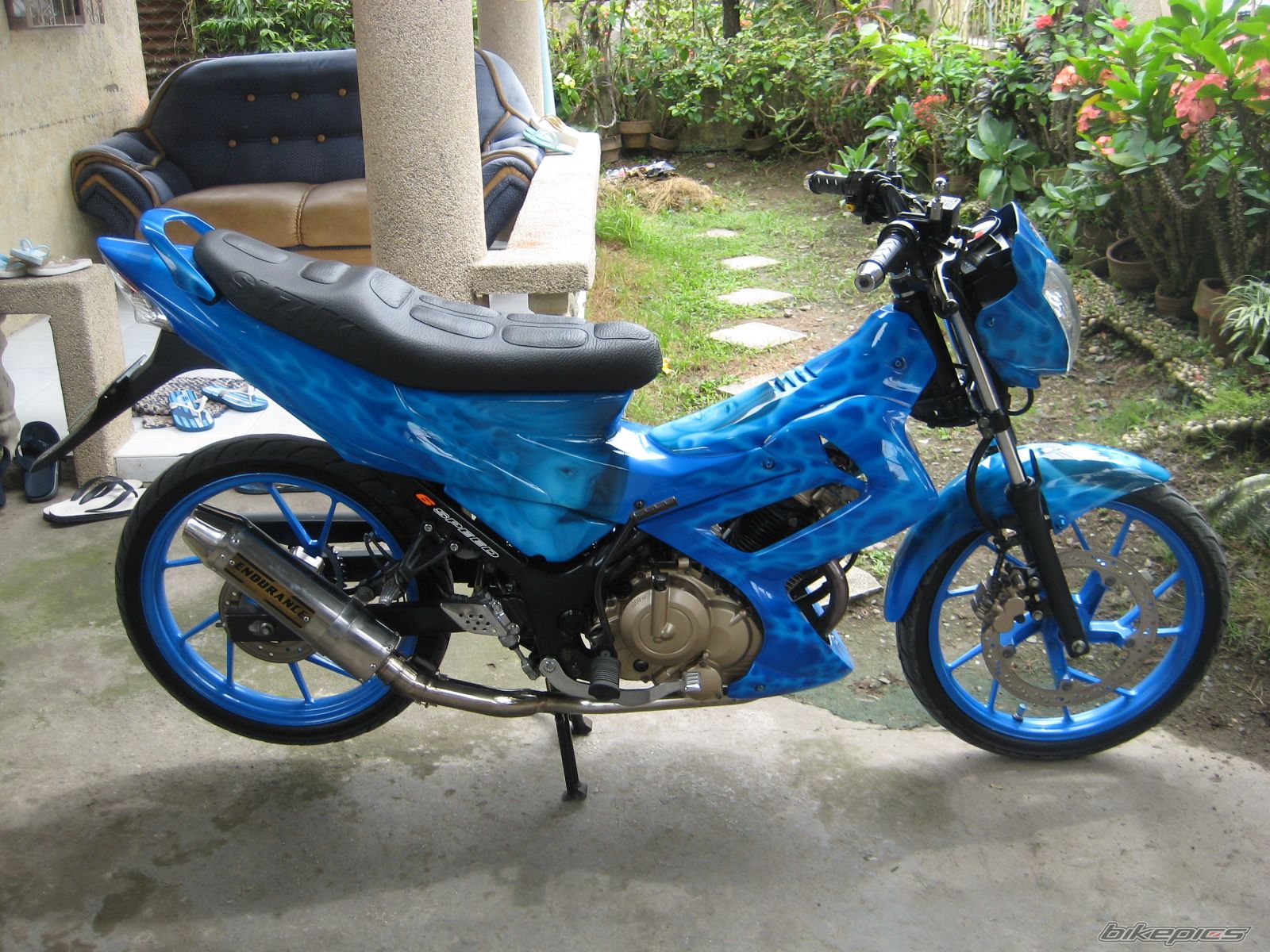 Photo 1568879
