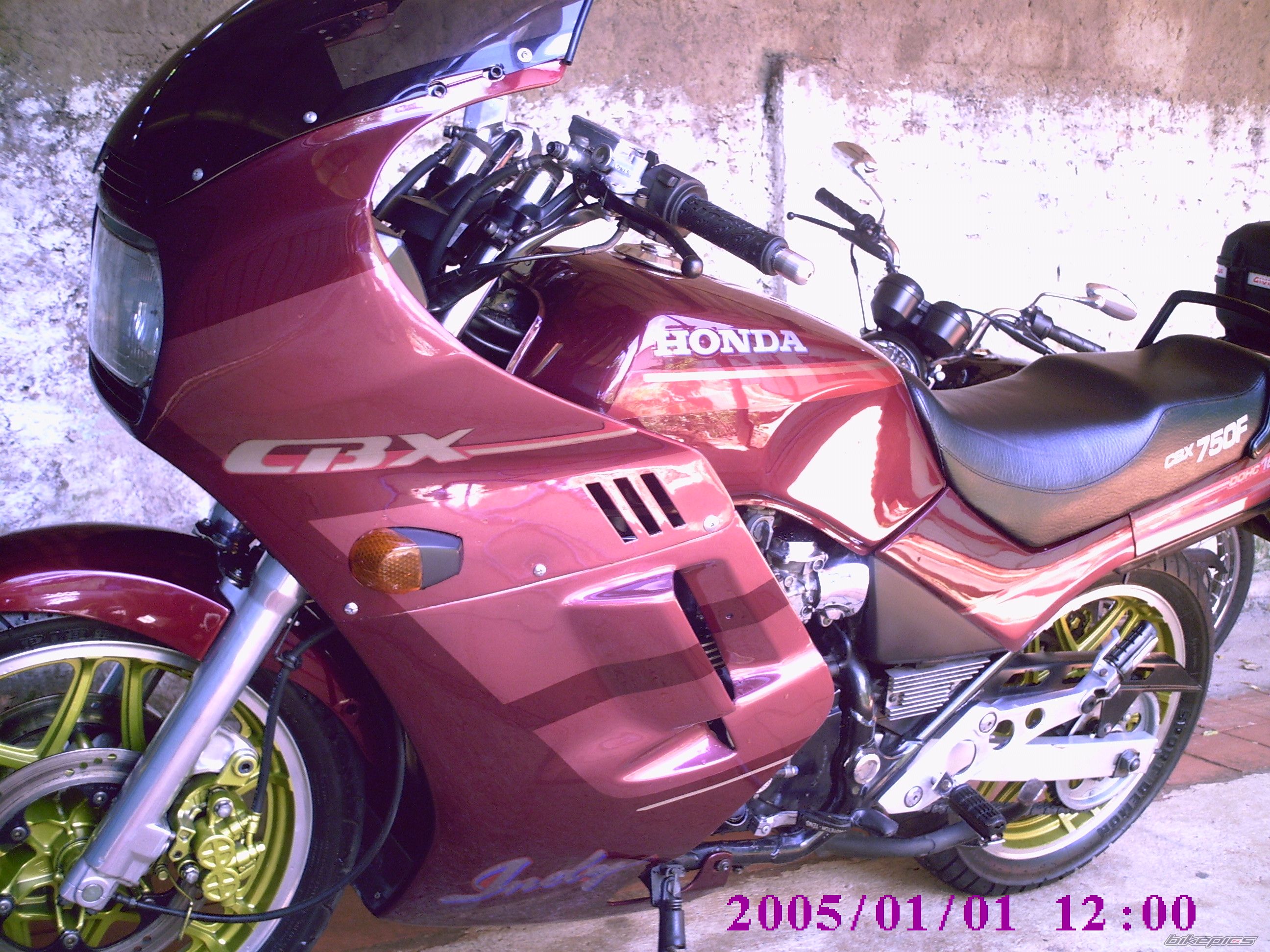 Photo 1569605