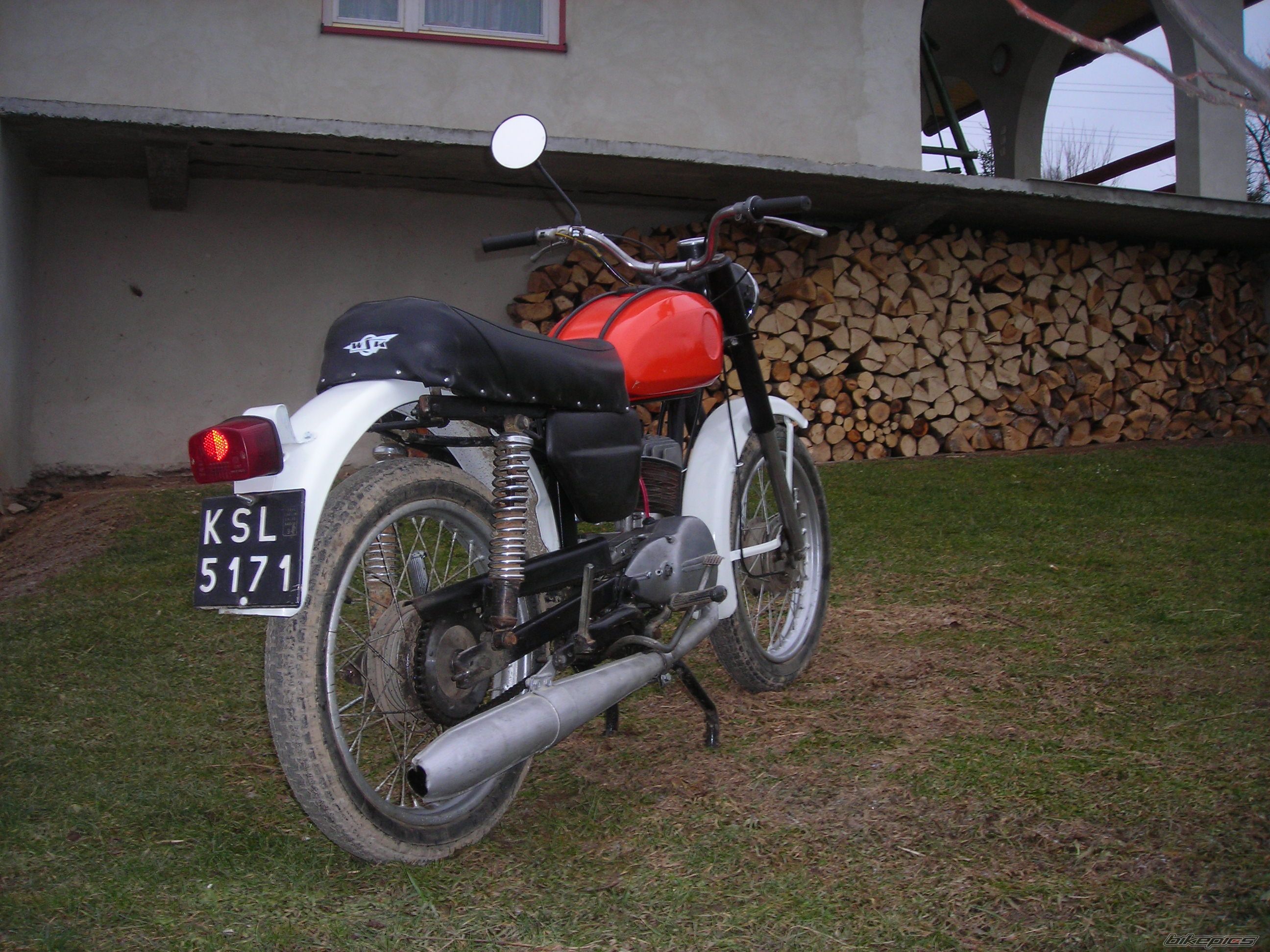 Photo 1569943