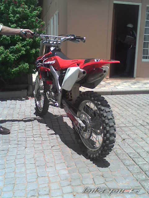 Photo 1569996