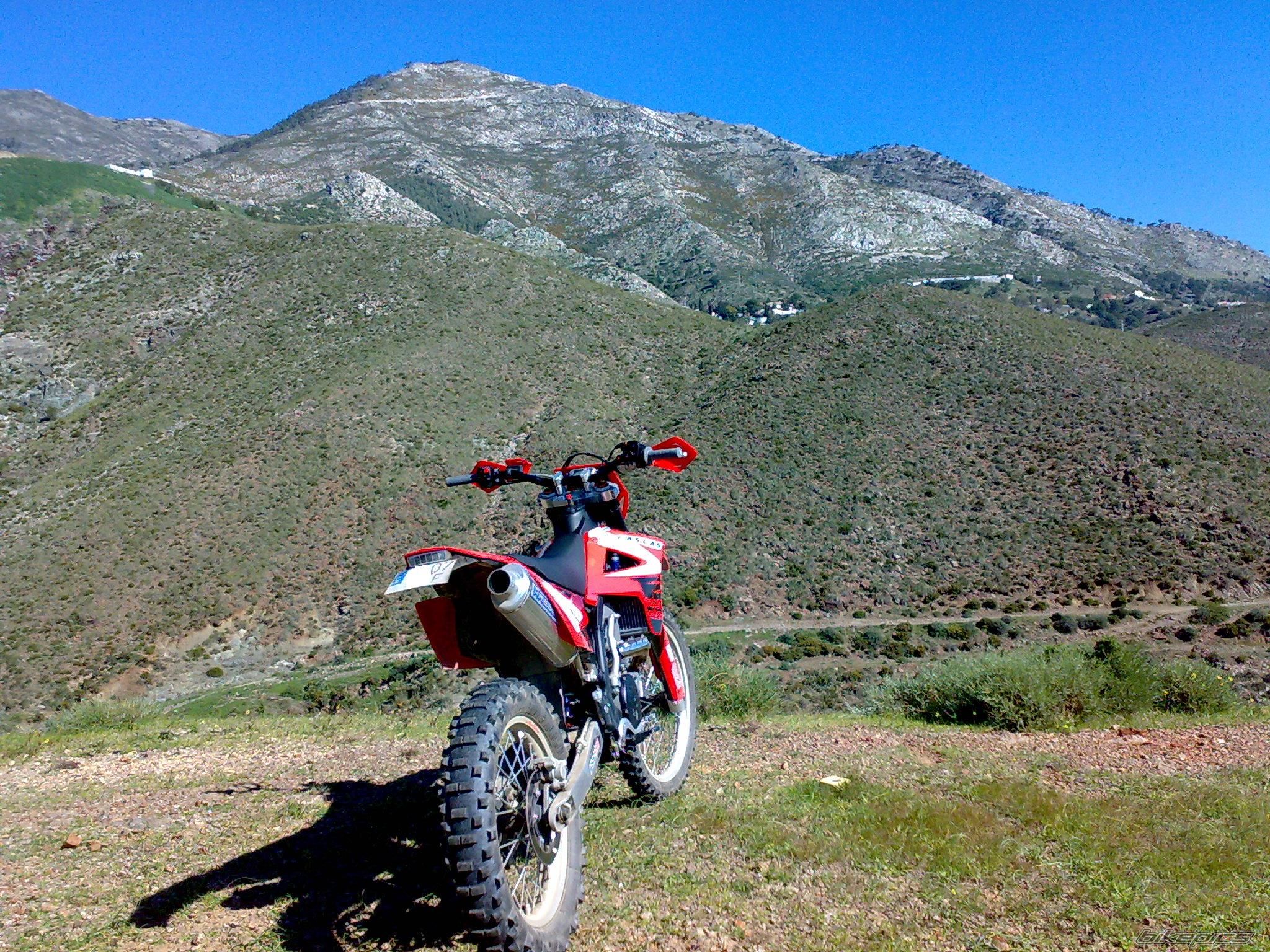 Photo 1570096