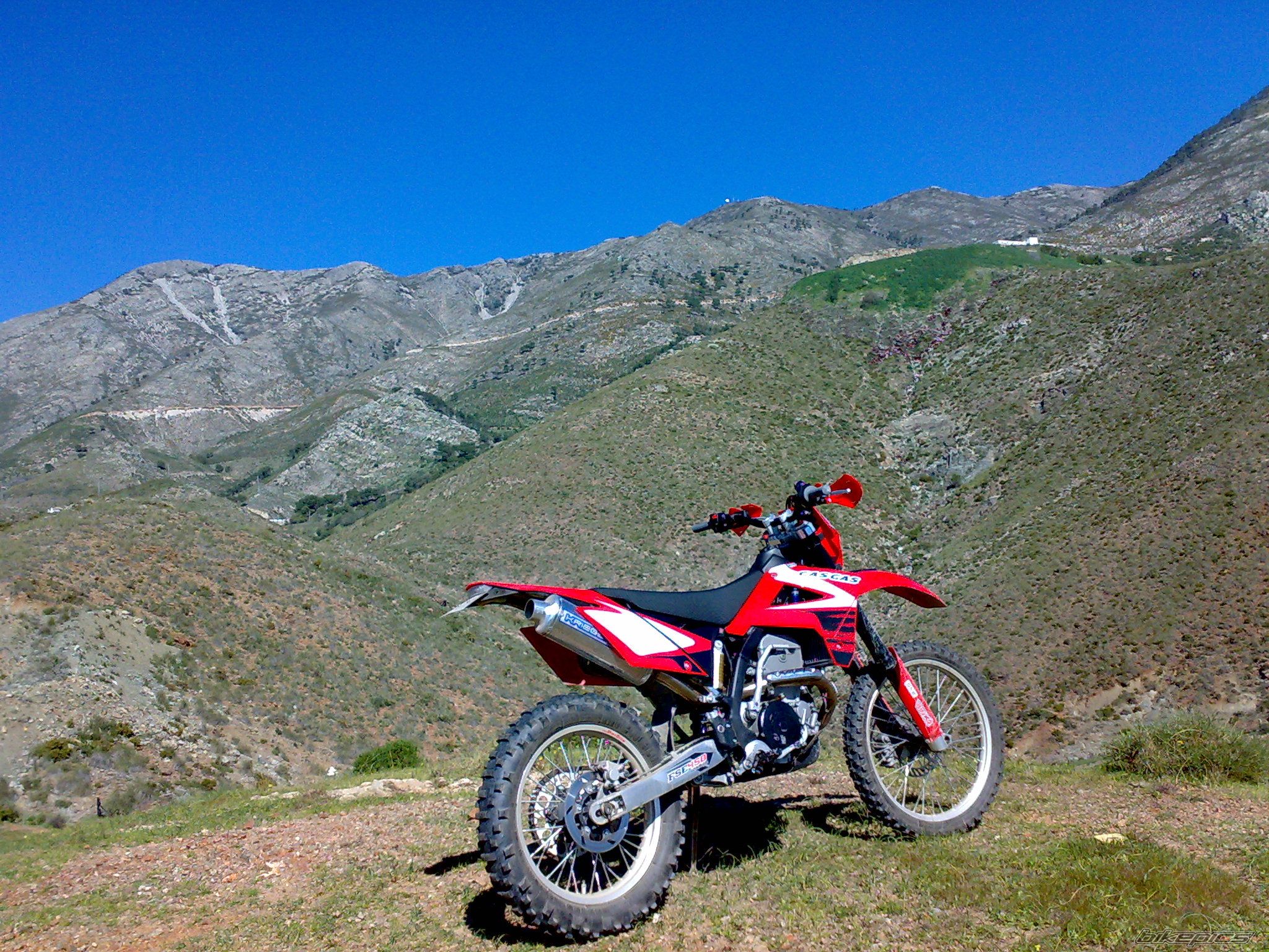 Photo 1570098