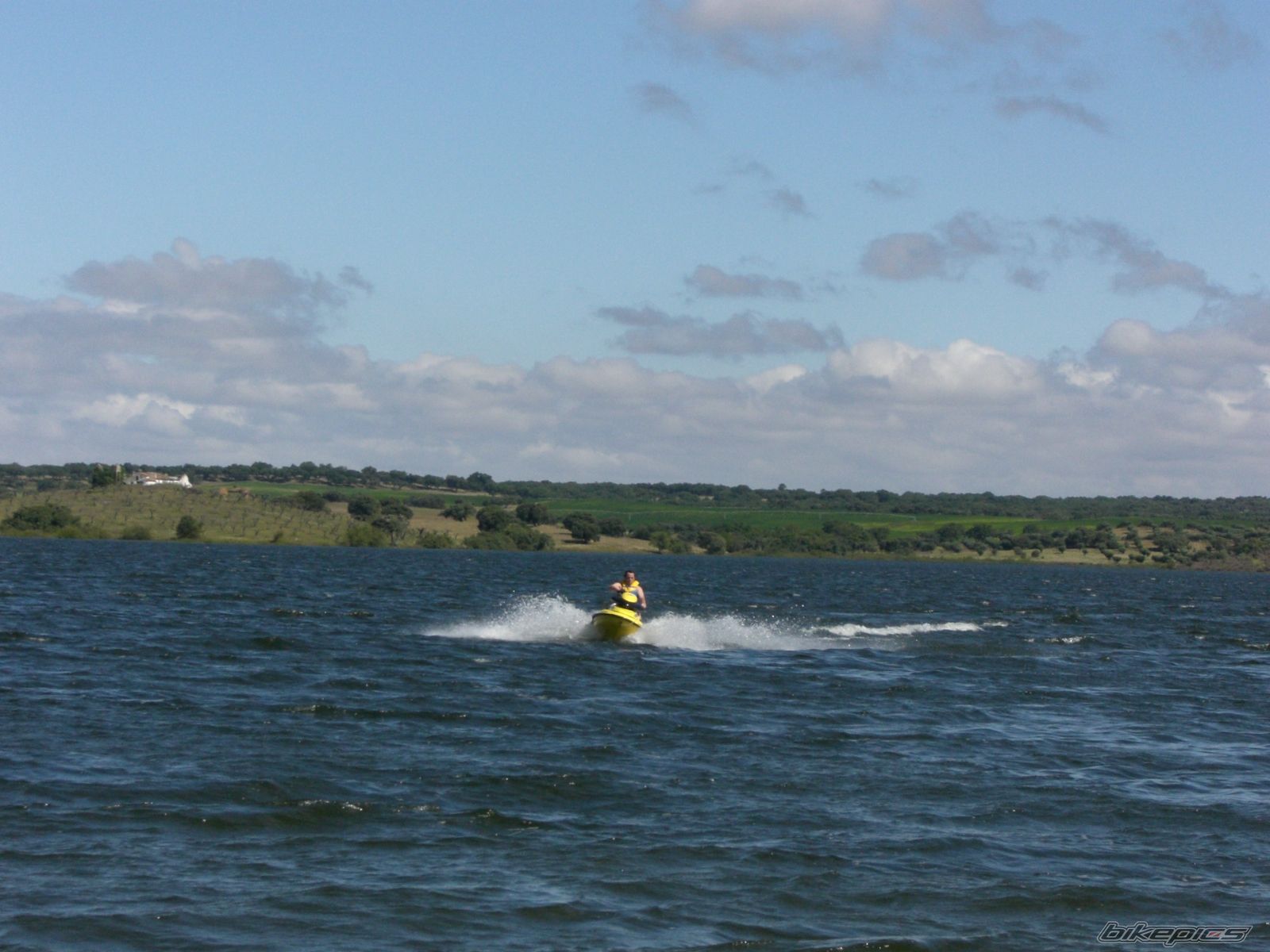 Photo 1570899