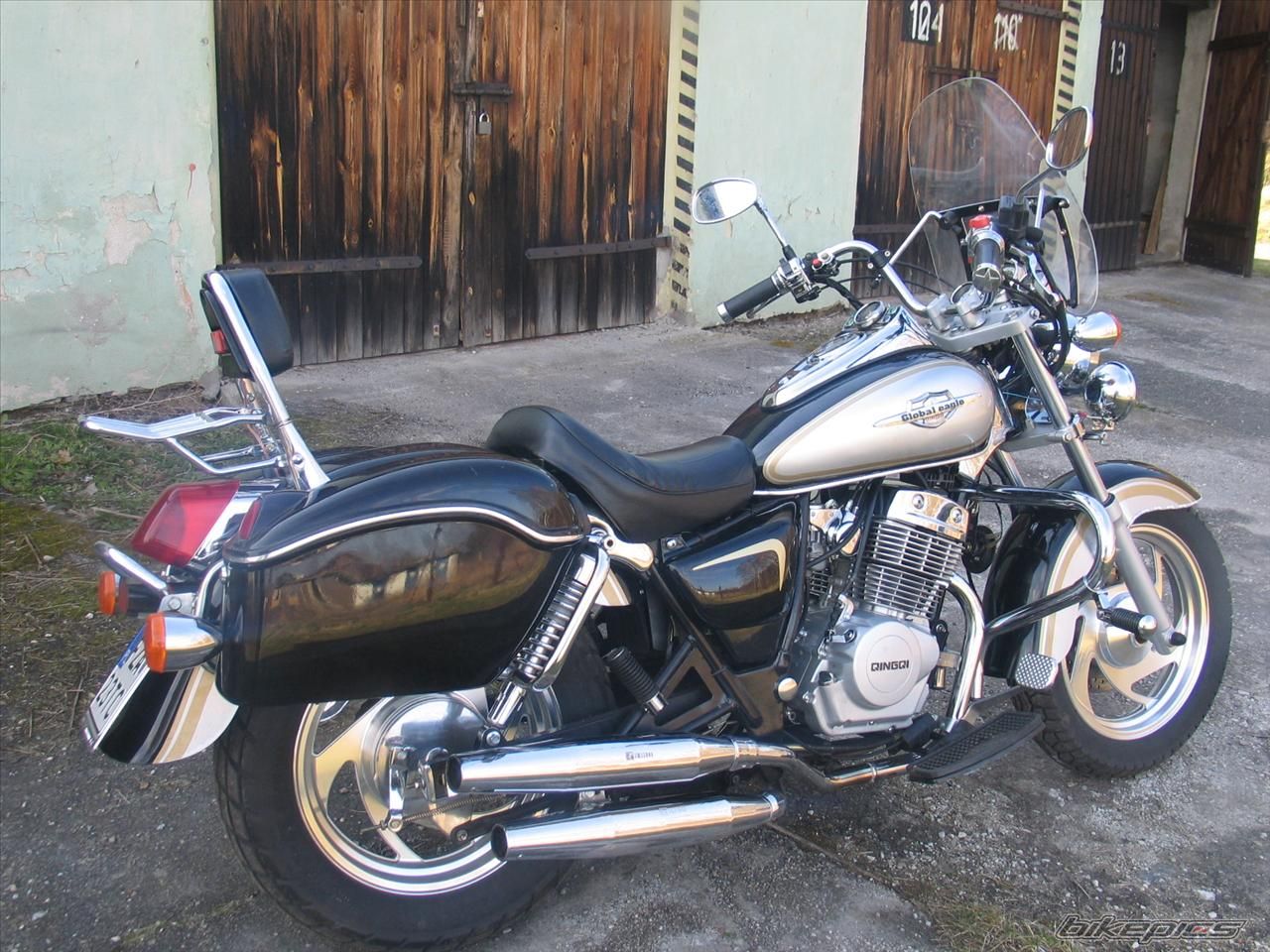 Photo 1572003