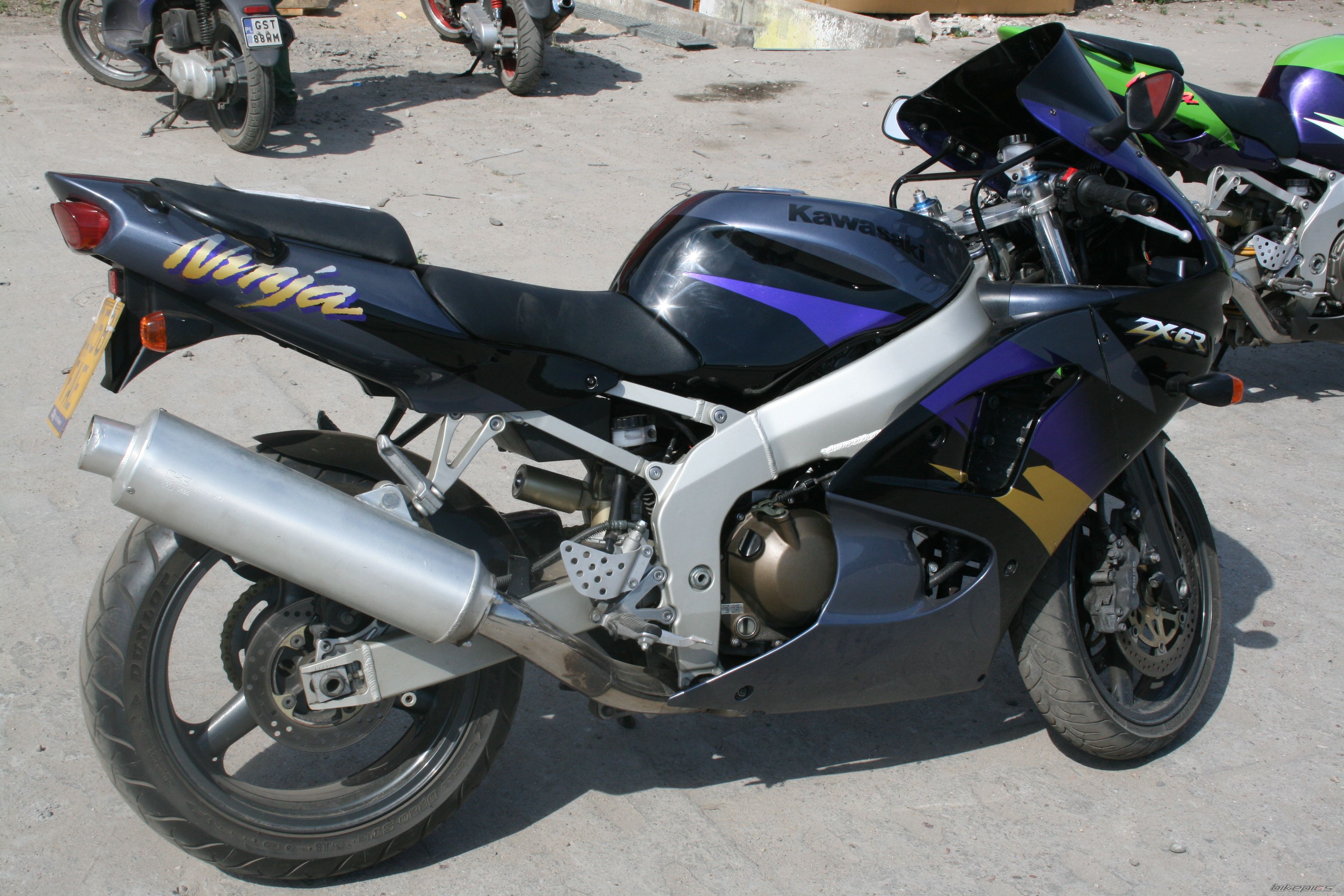 Photo 1572145