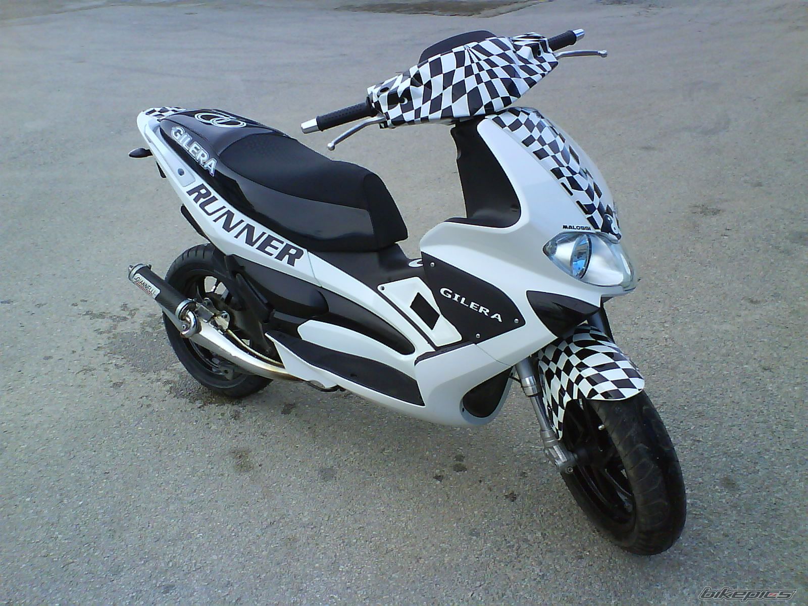 Photo 1572512