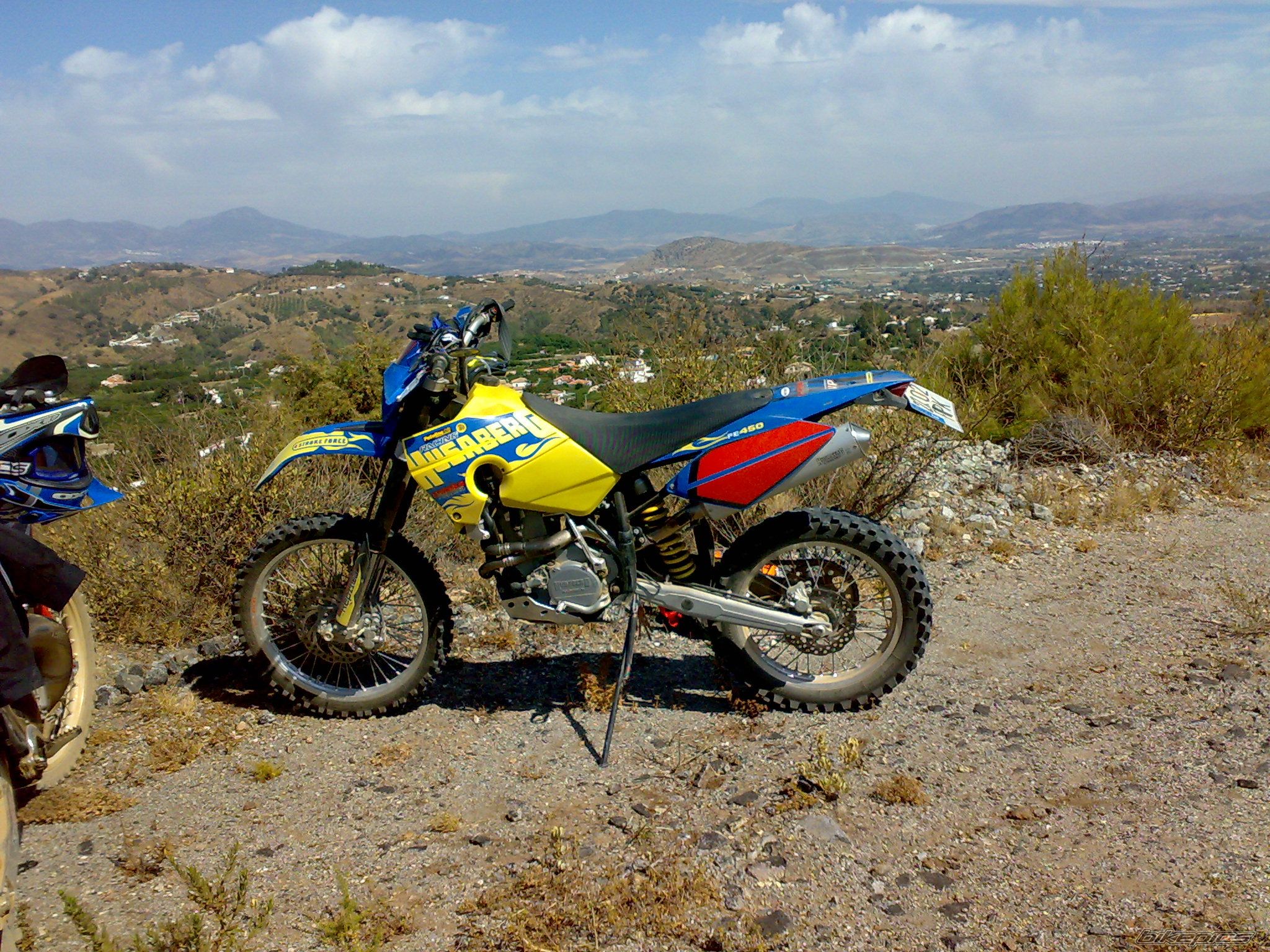 Photo 1572517