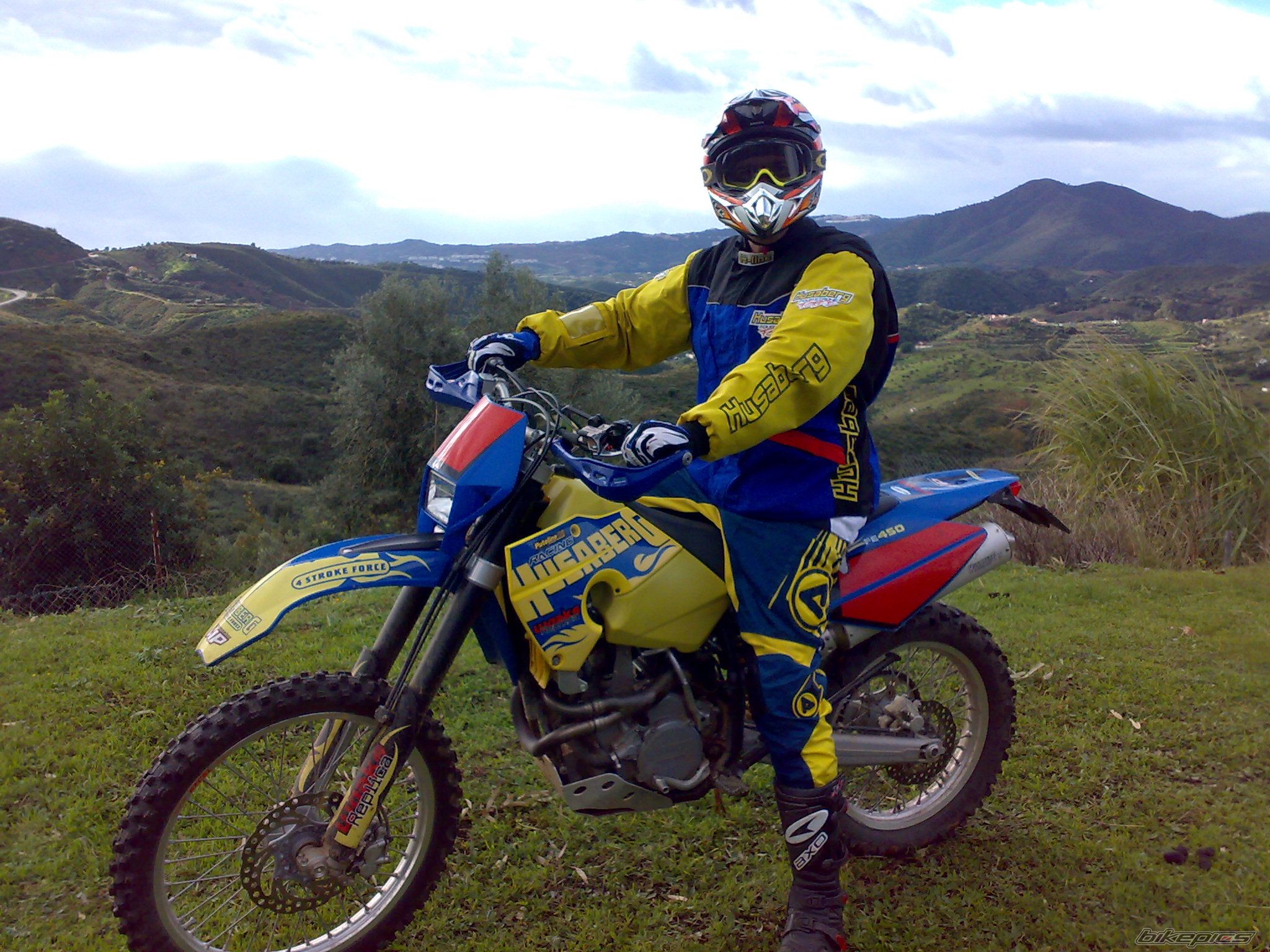 Photo 1572537