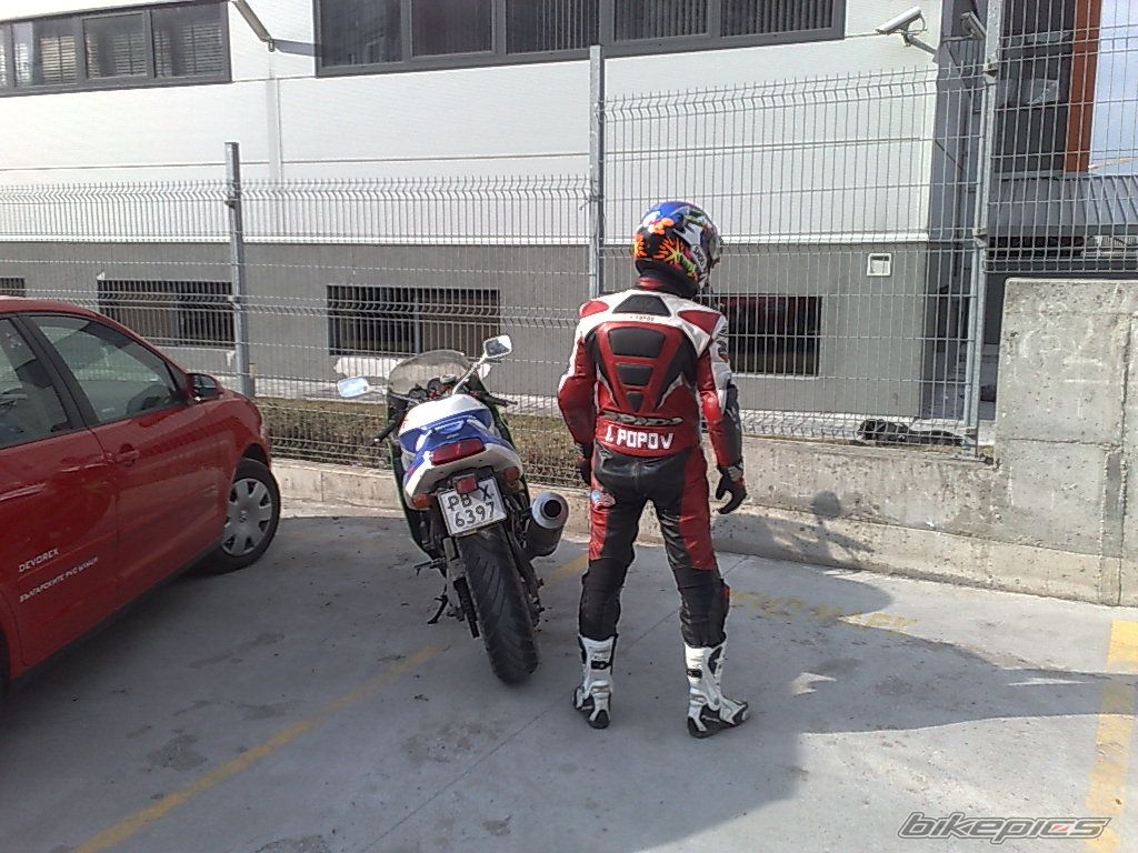 Photo 1572935
