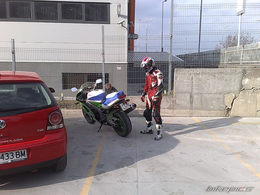 Photo 1572936