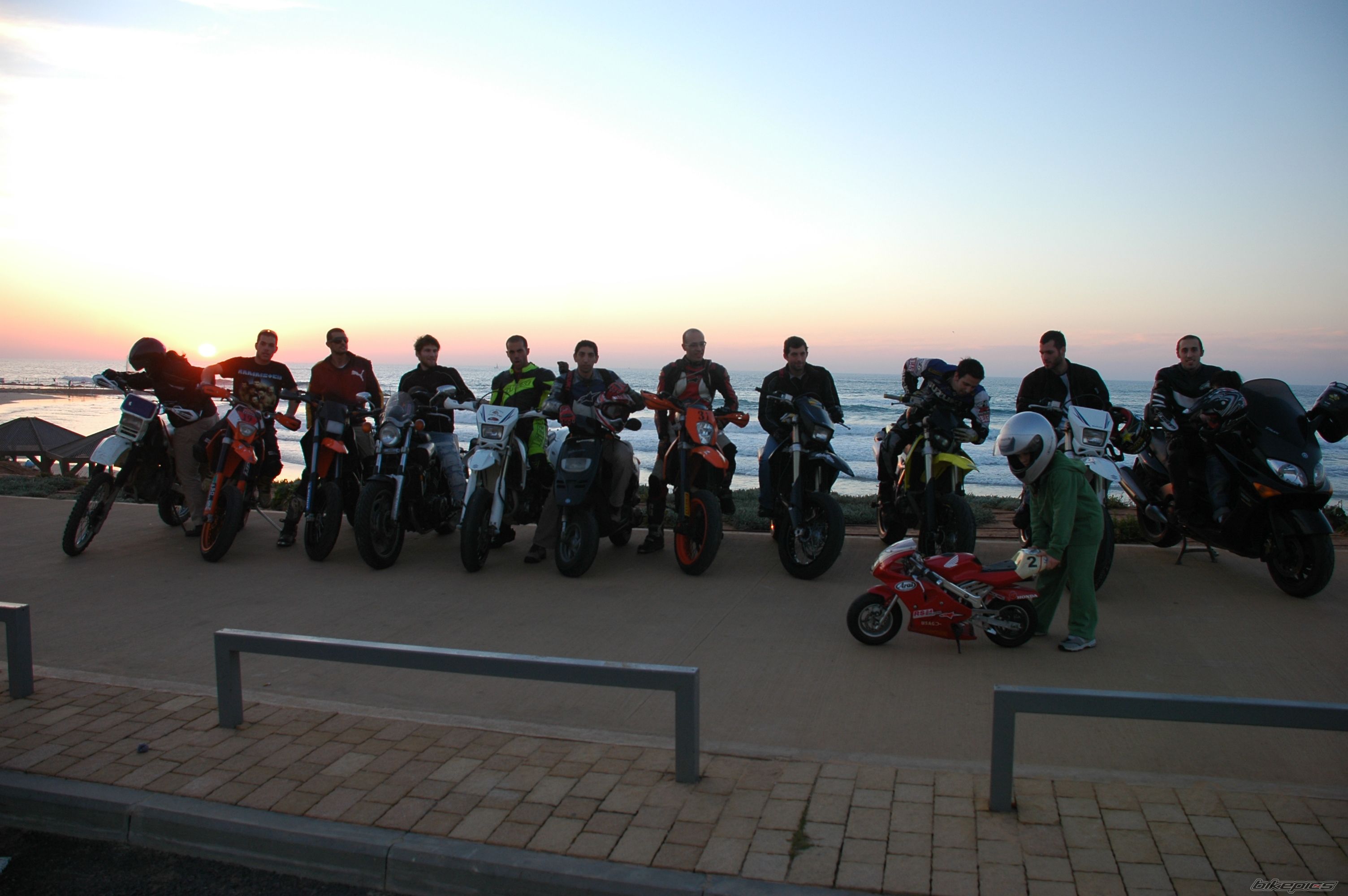 Photo 1573237