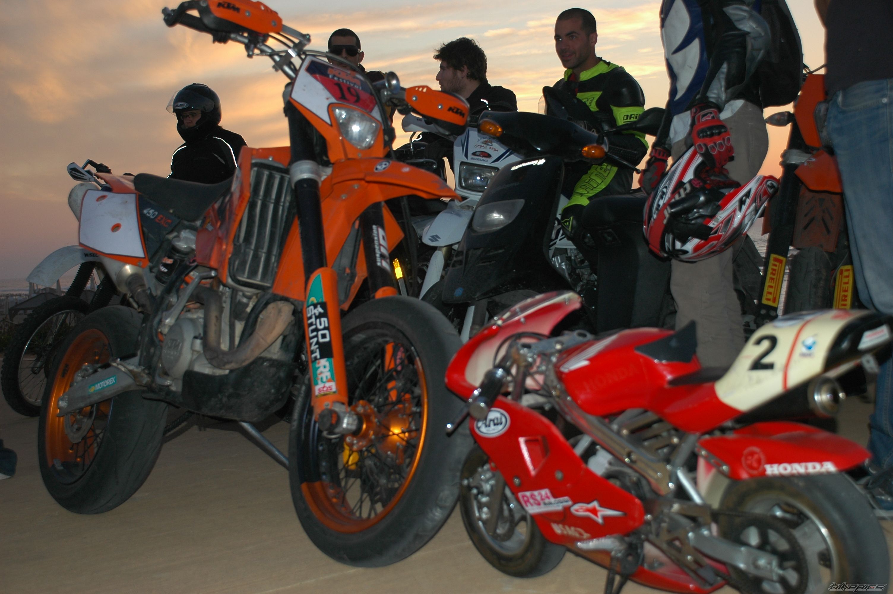 Photo 1573251